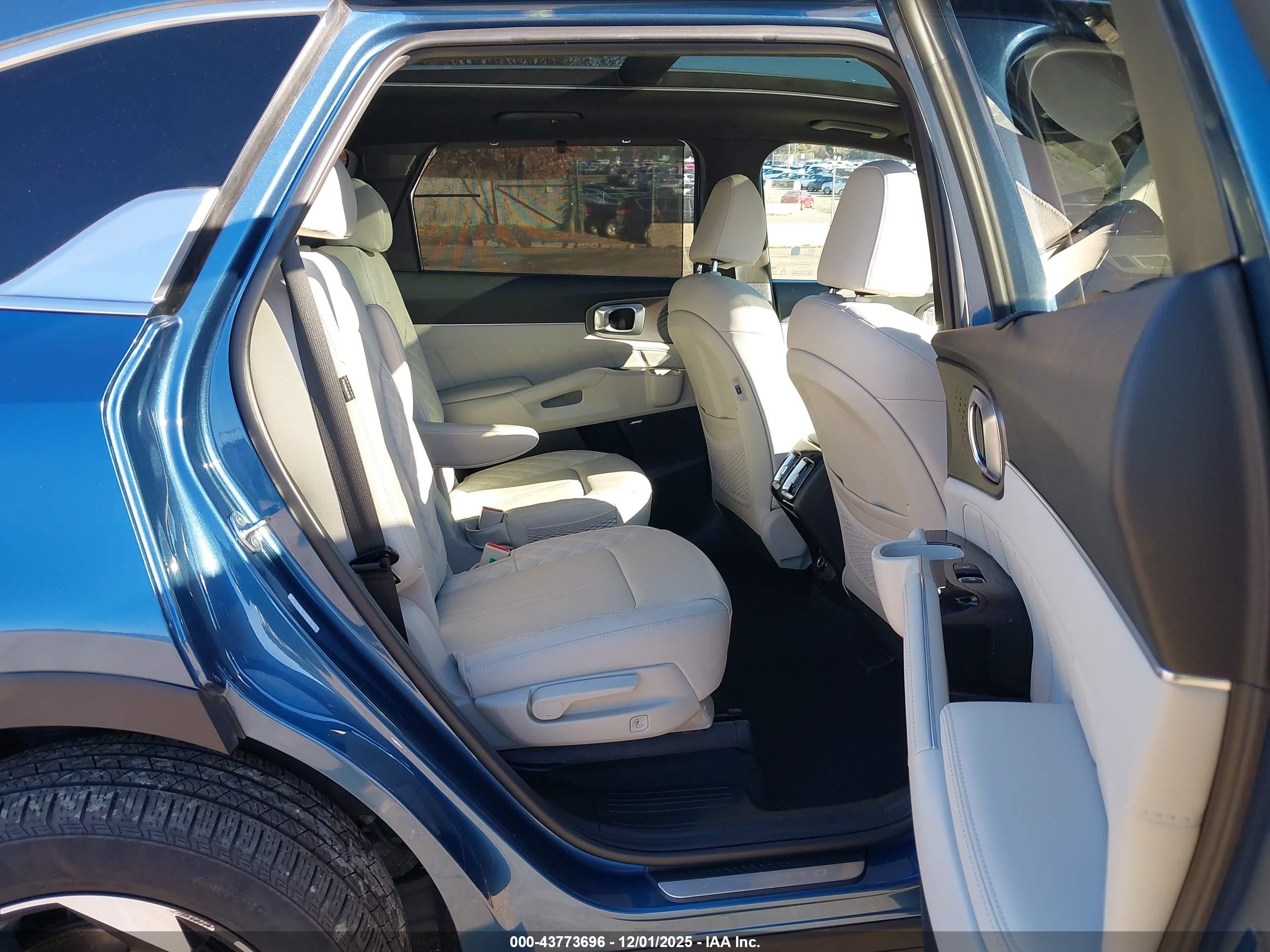 KIA SORENTO image 8