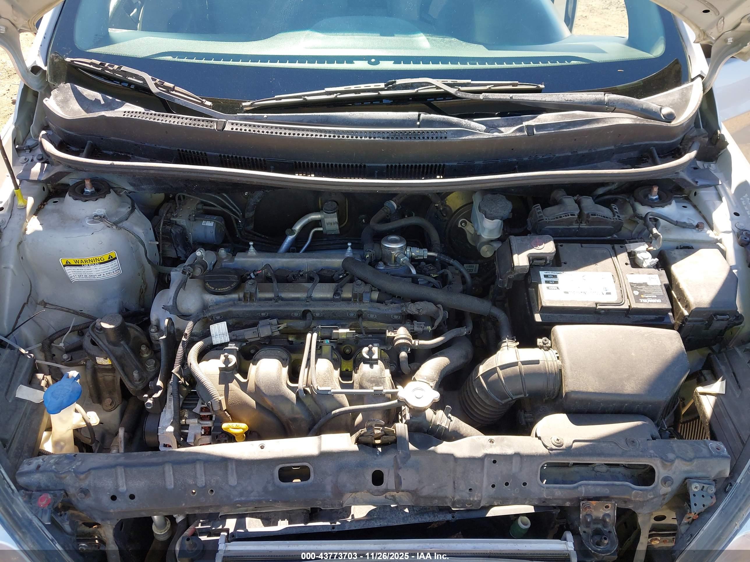 HYUNDAI ACCENT image 10