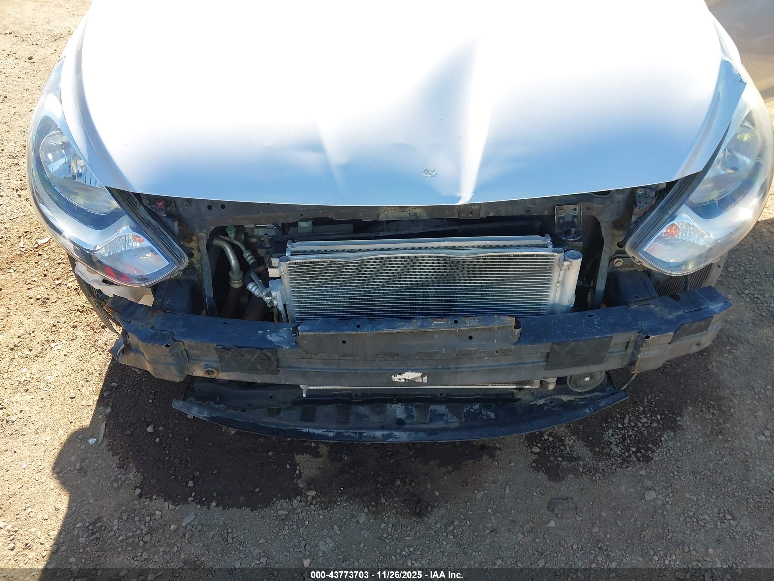 HYUNDAI ACCENT image 6