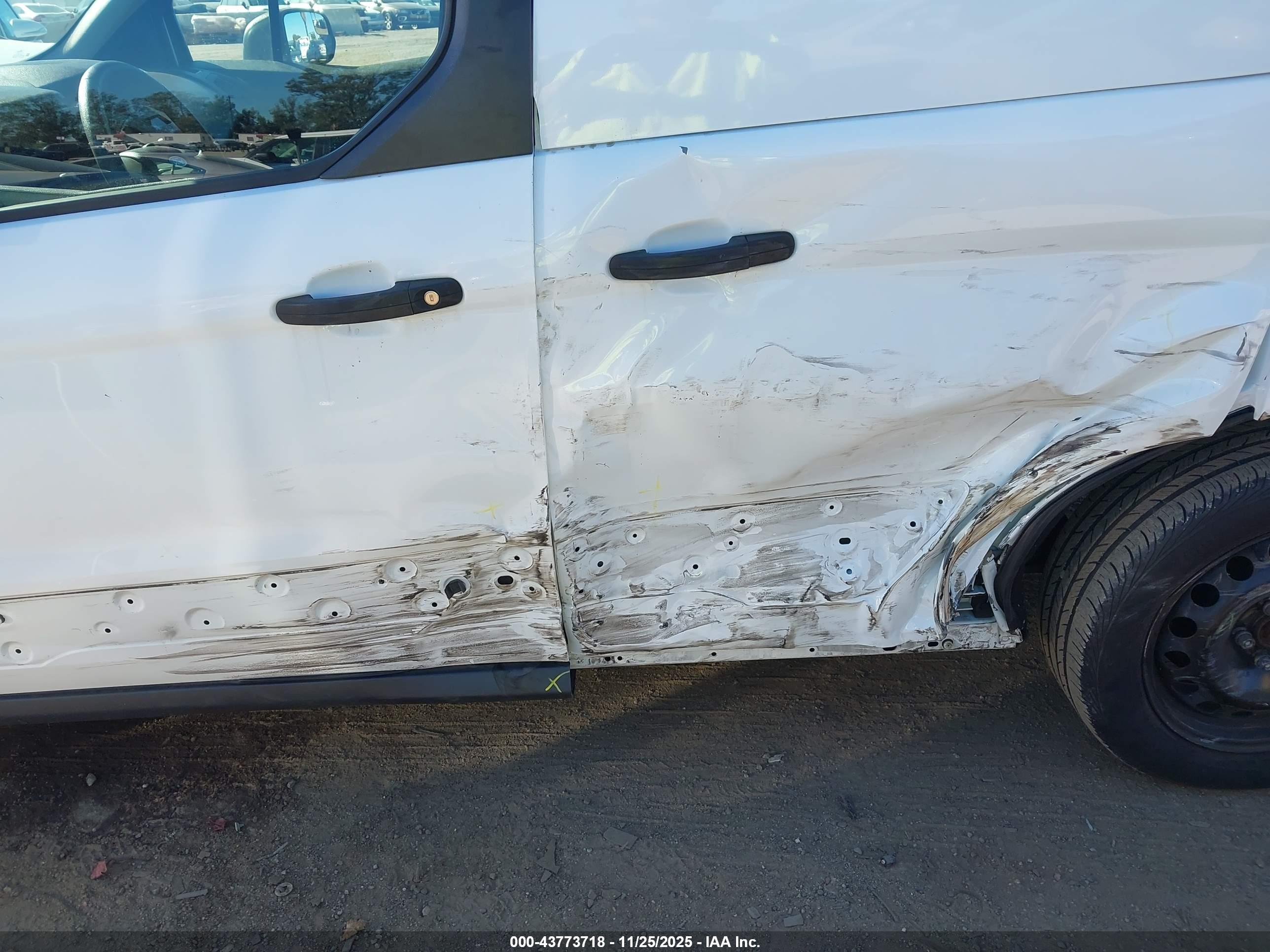 FORD TRANSIT image 6
