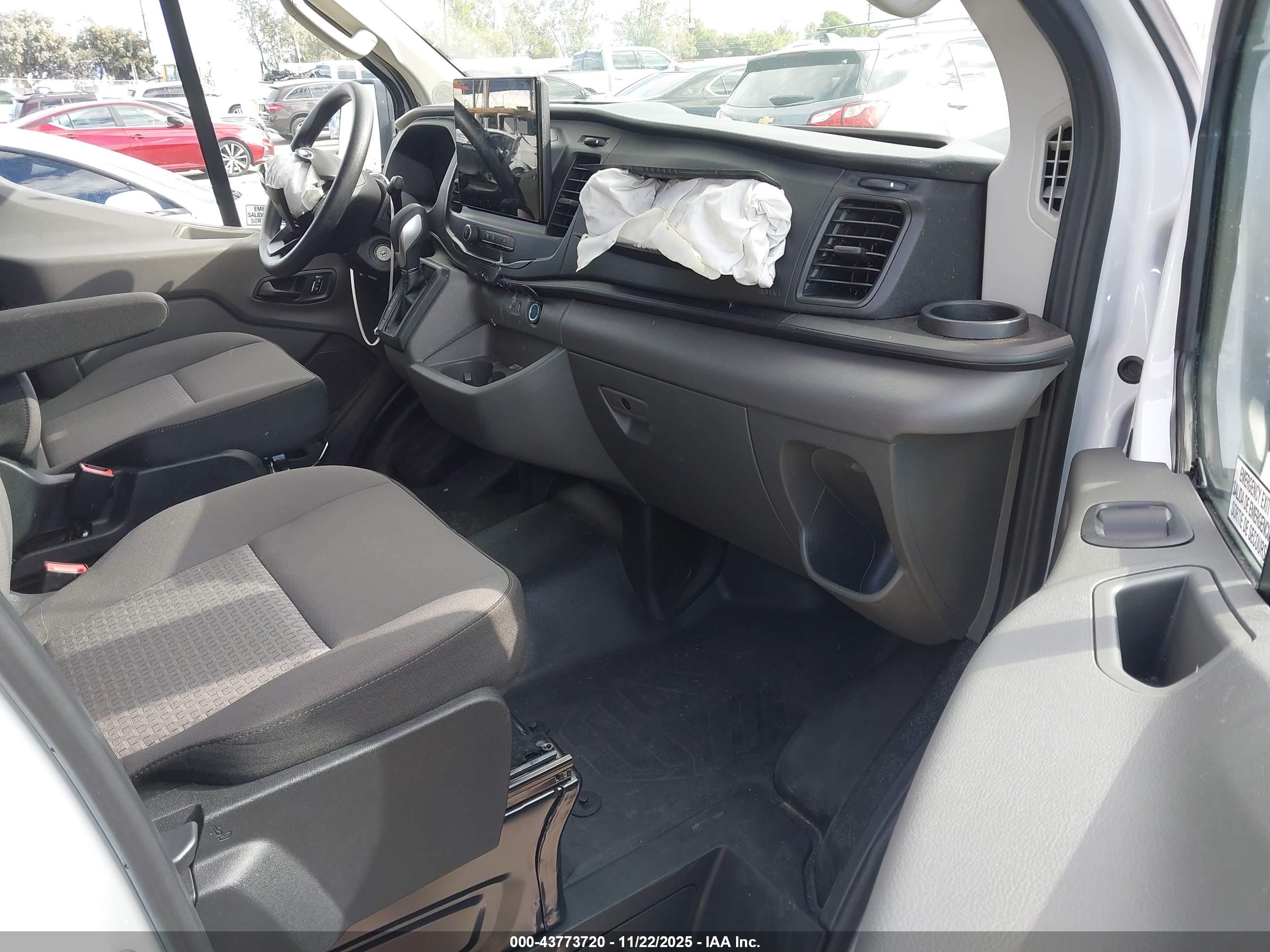 FORD TRANSIT image 5