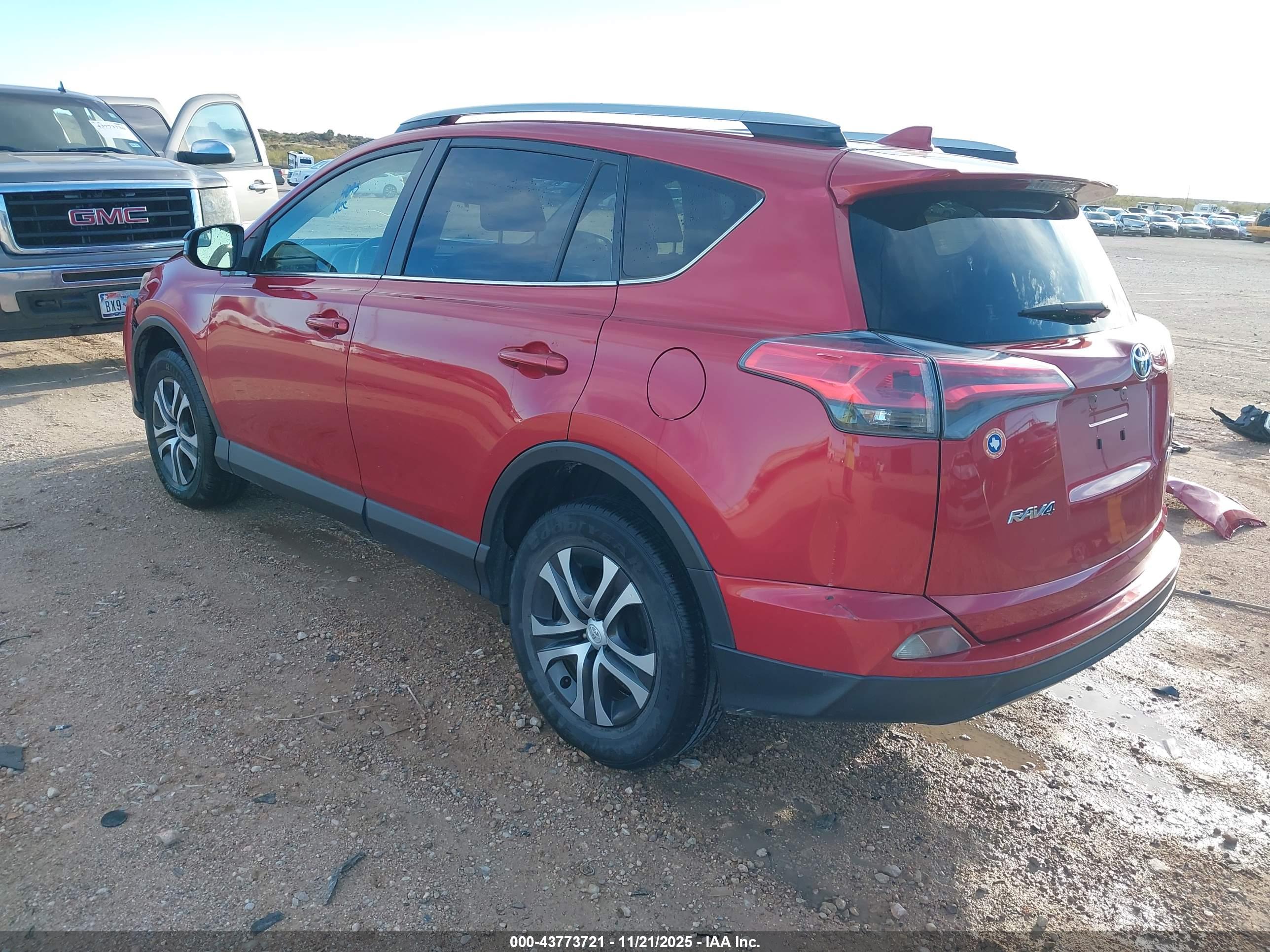 TOYOTA RAV4 image 3