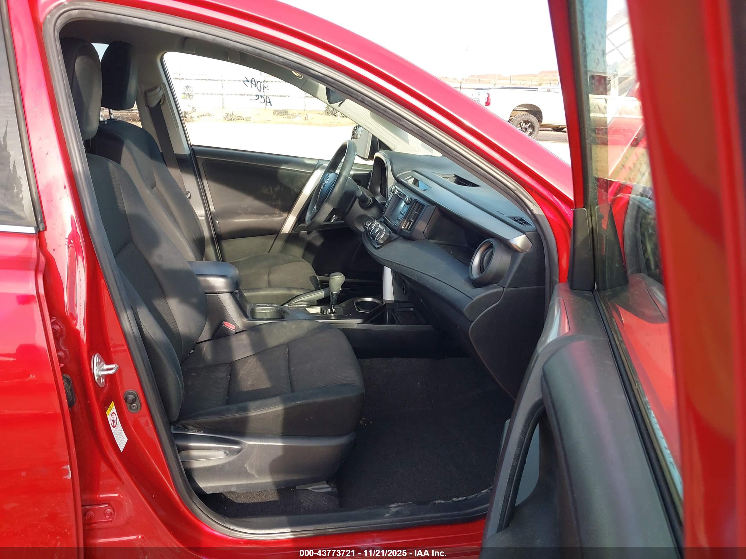 TOYOTA RAV4 image 5