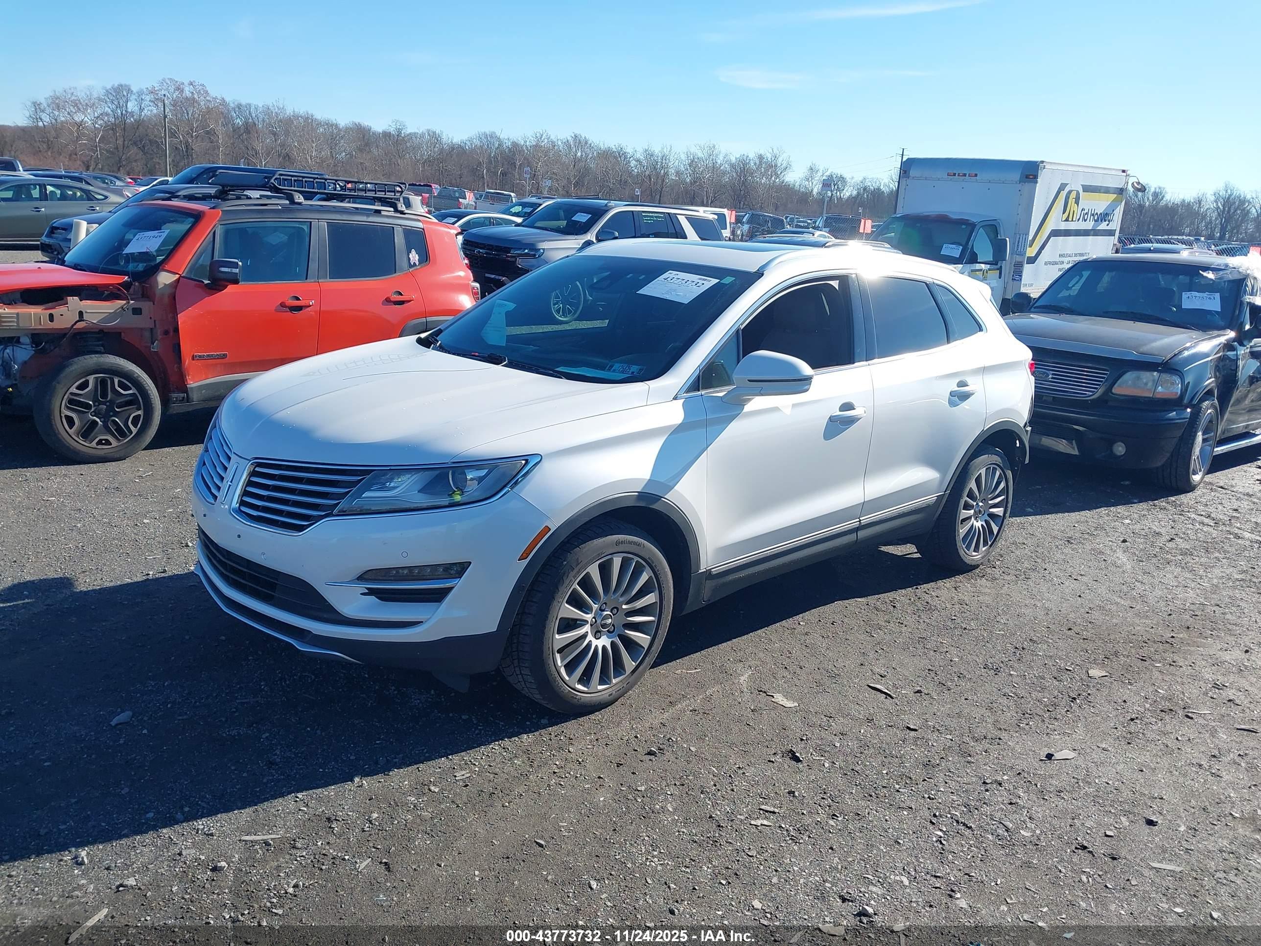 LINCOLN MKC image 2