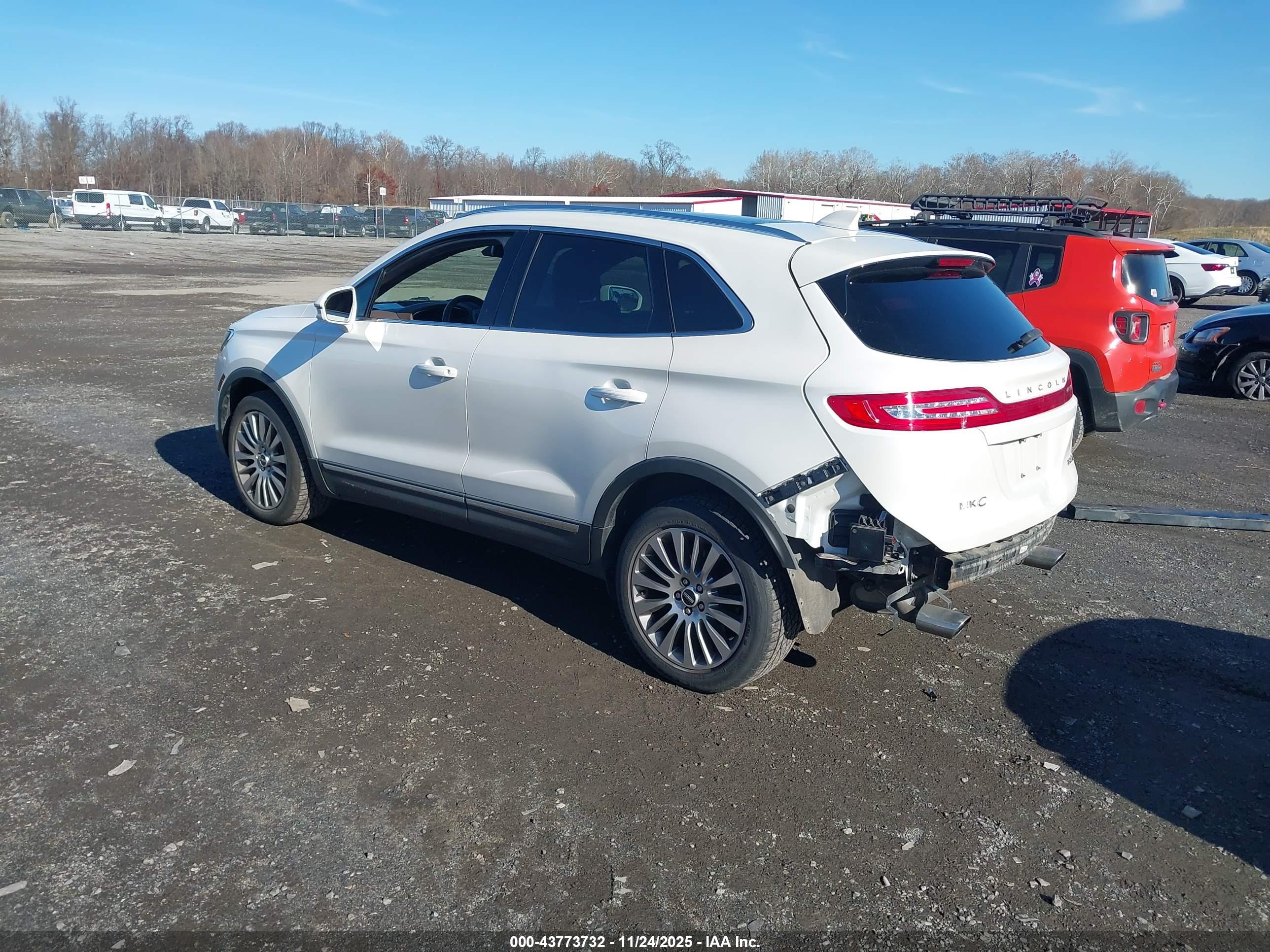 LINCOLN MKC image 3