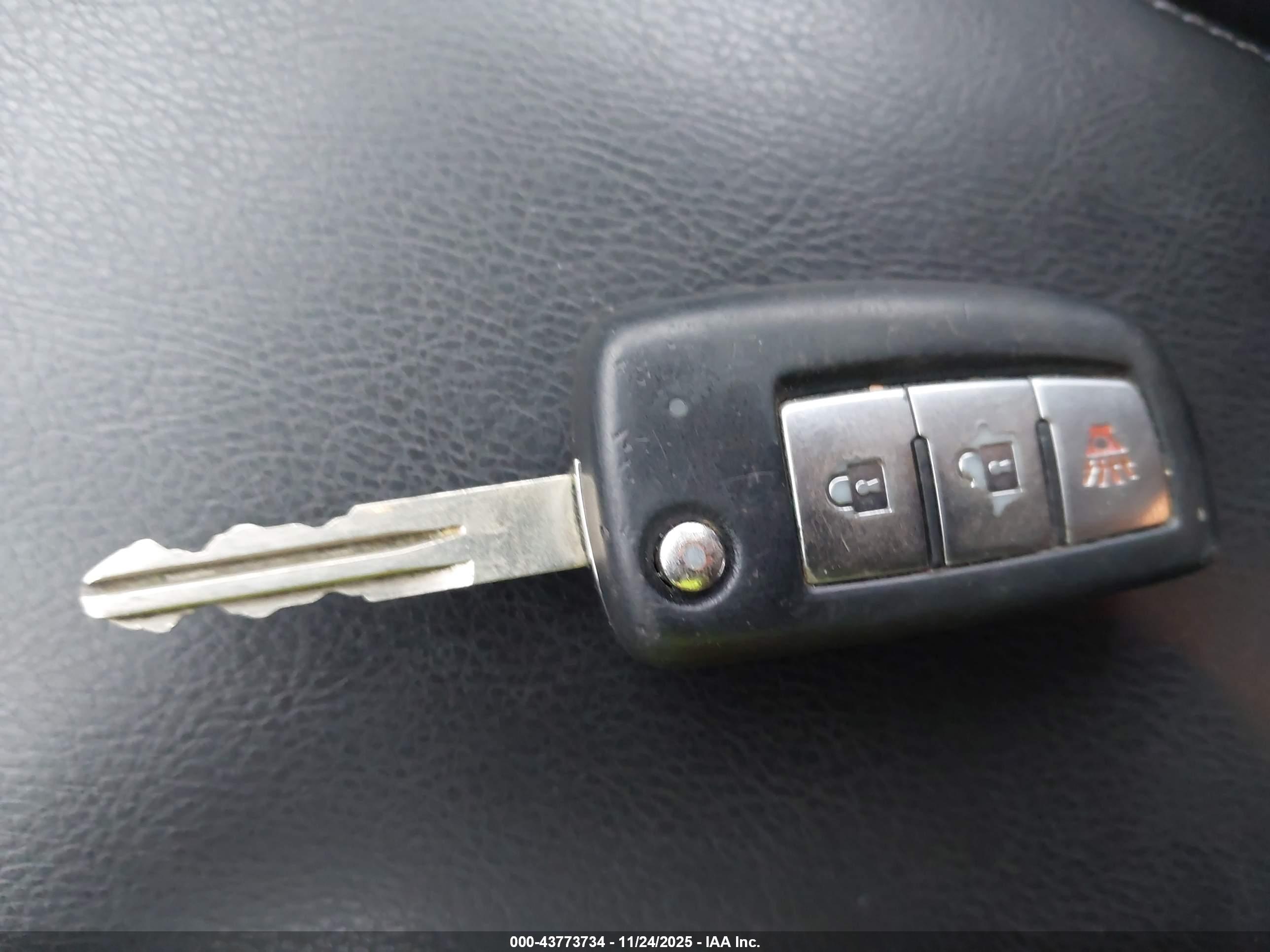 NISSAN ROGUE image 11