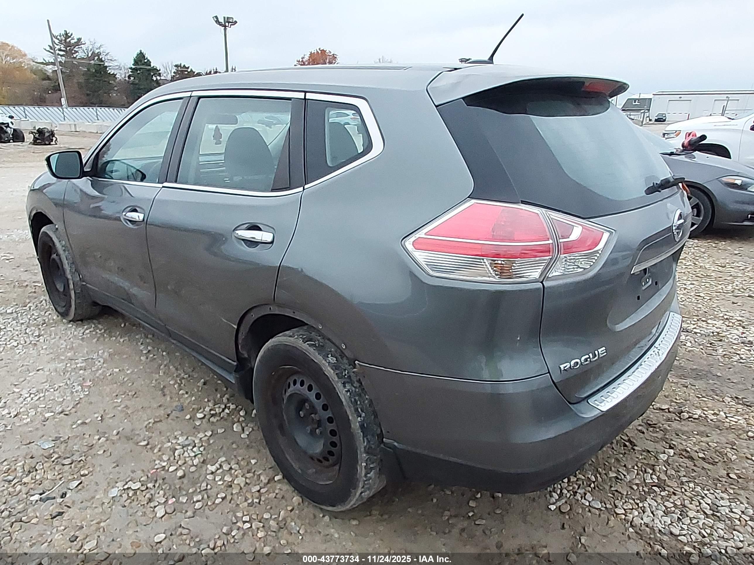 NISSAN ROGUE image 3