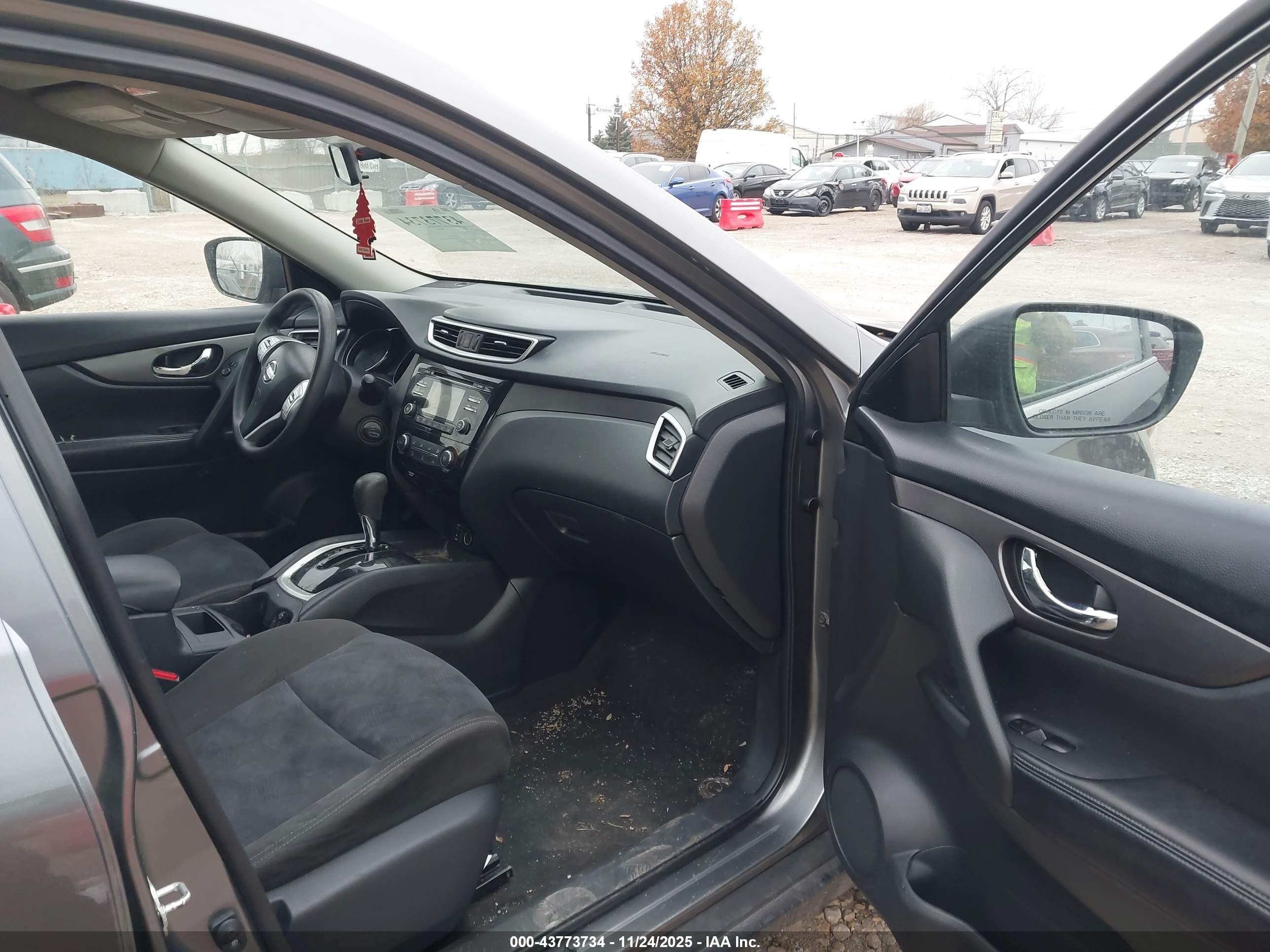 NISSAN ROGUE image 5