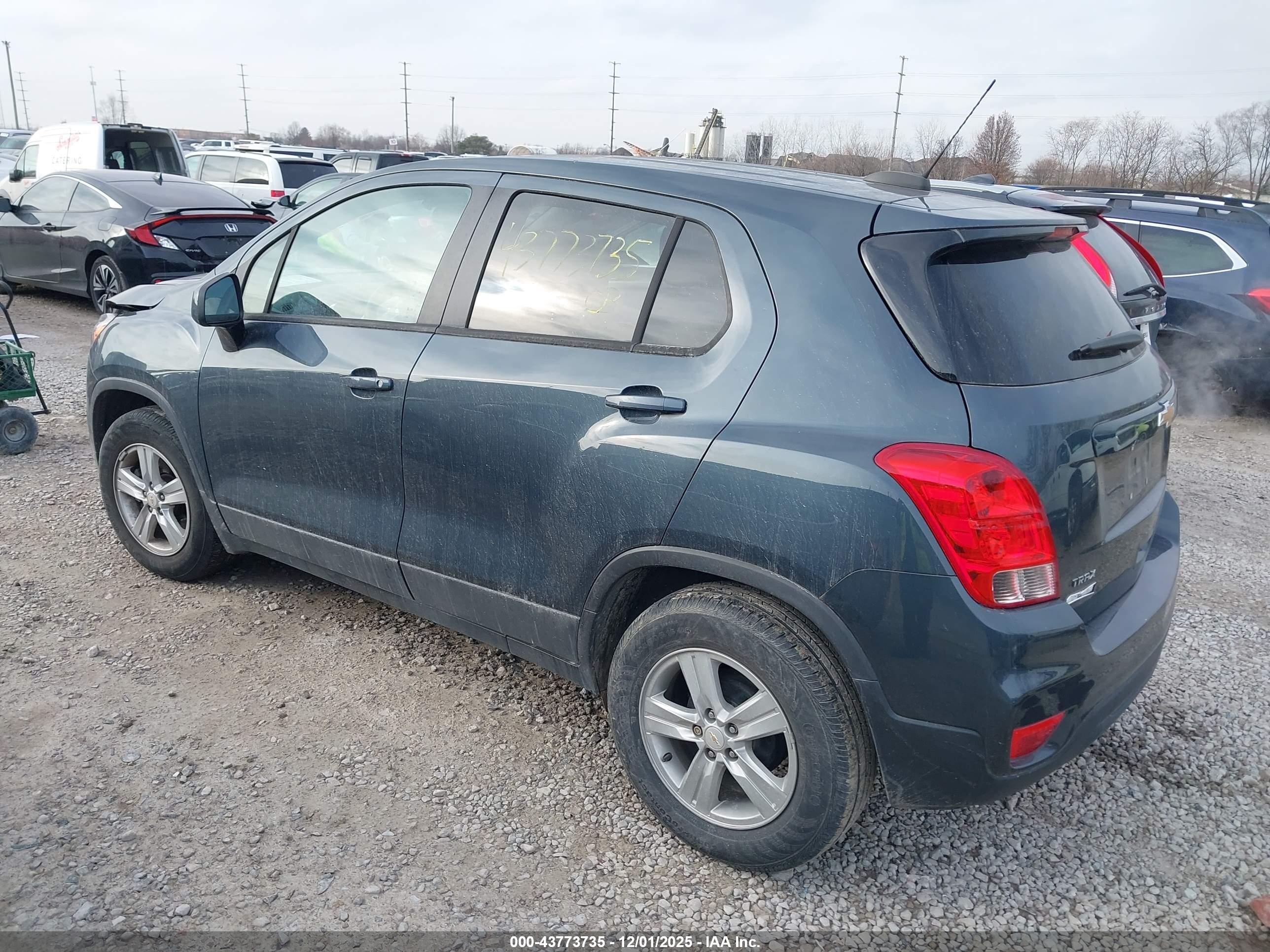 CHEVROLET TRAX image 3