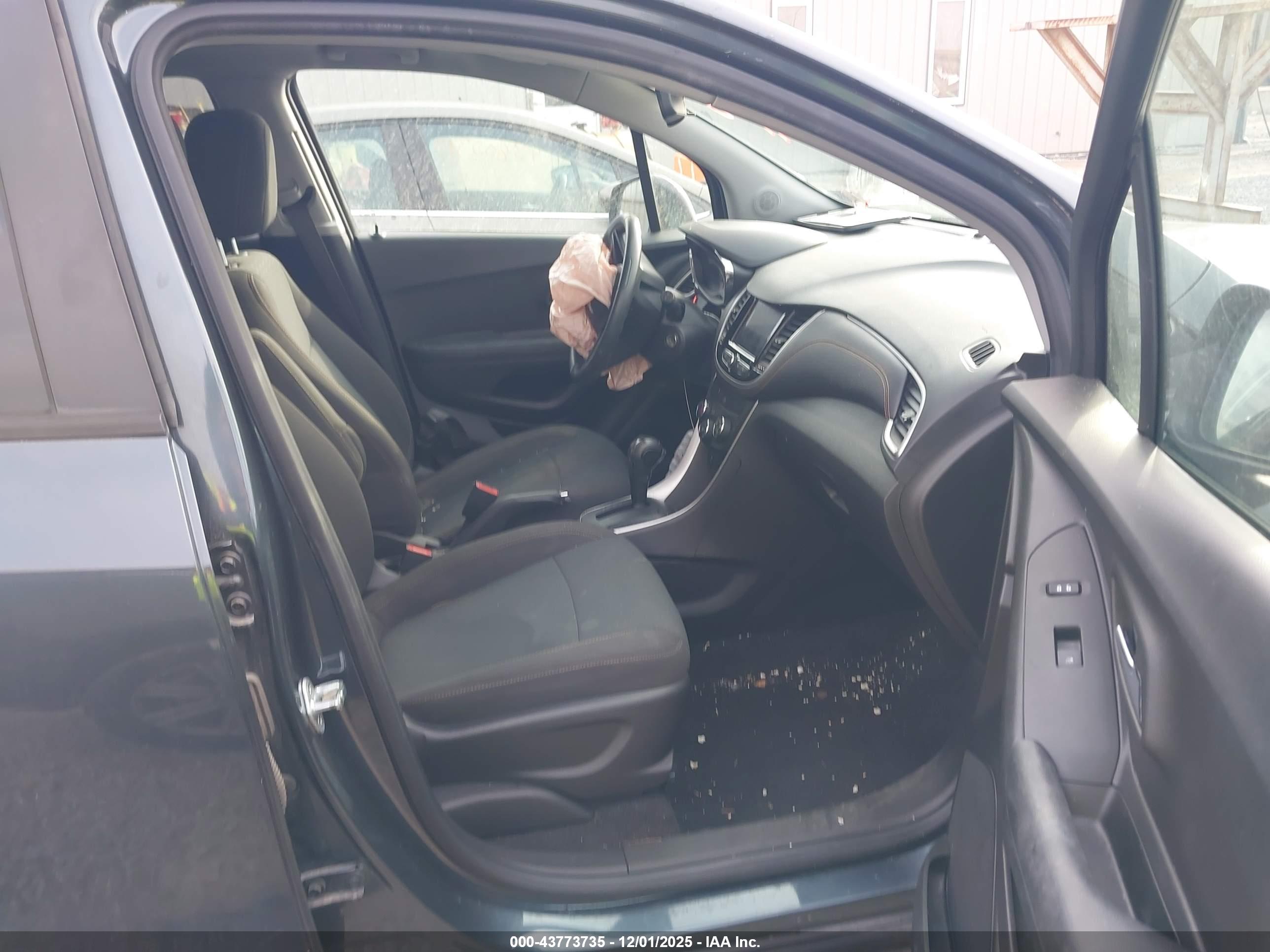 CHEVROLET TRAX image 5
