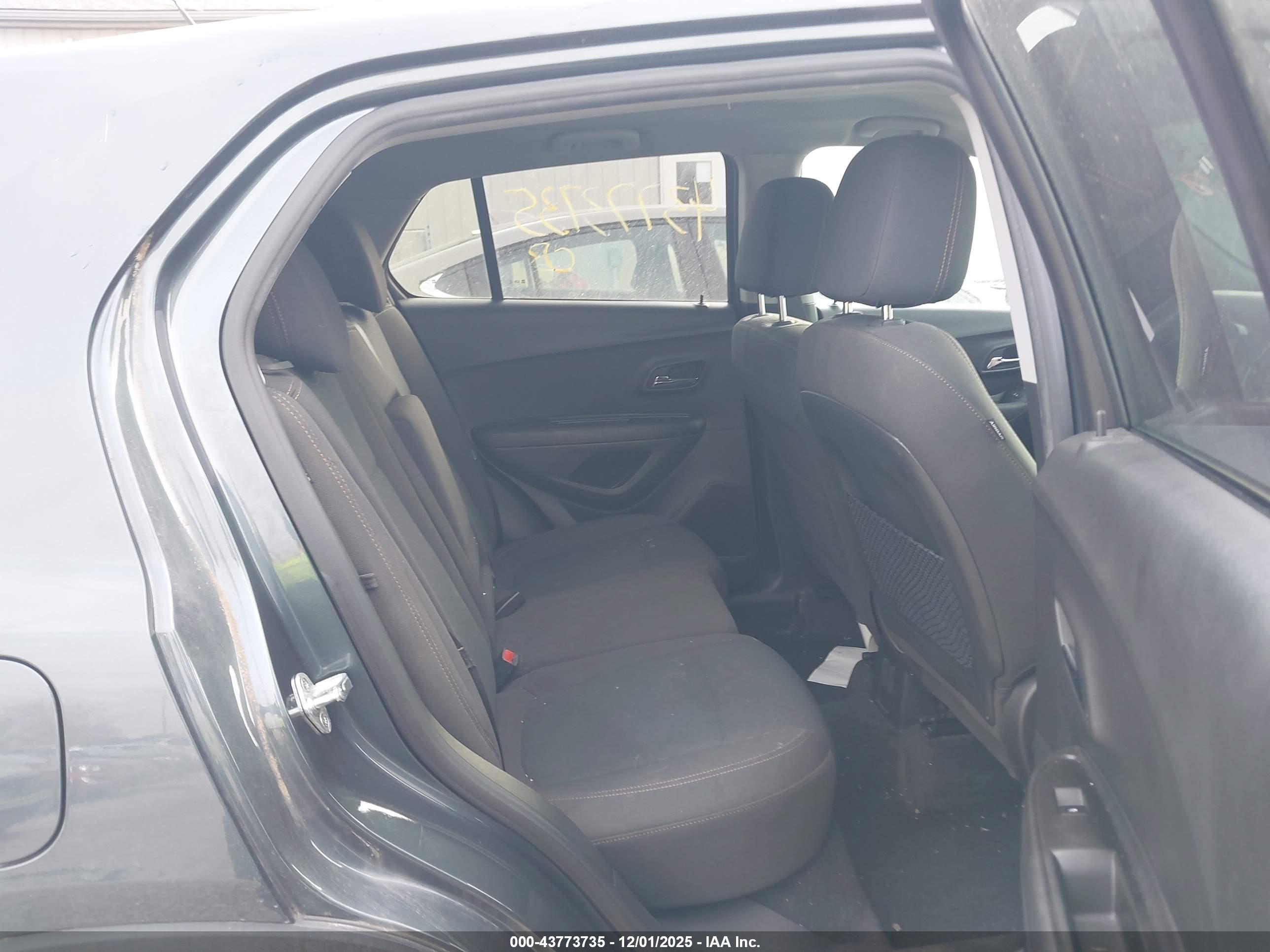 CHEVROLET TRAX image 8