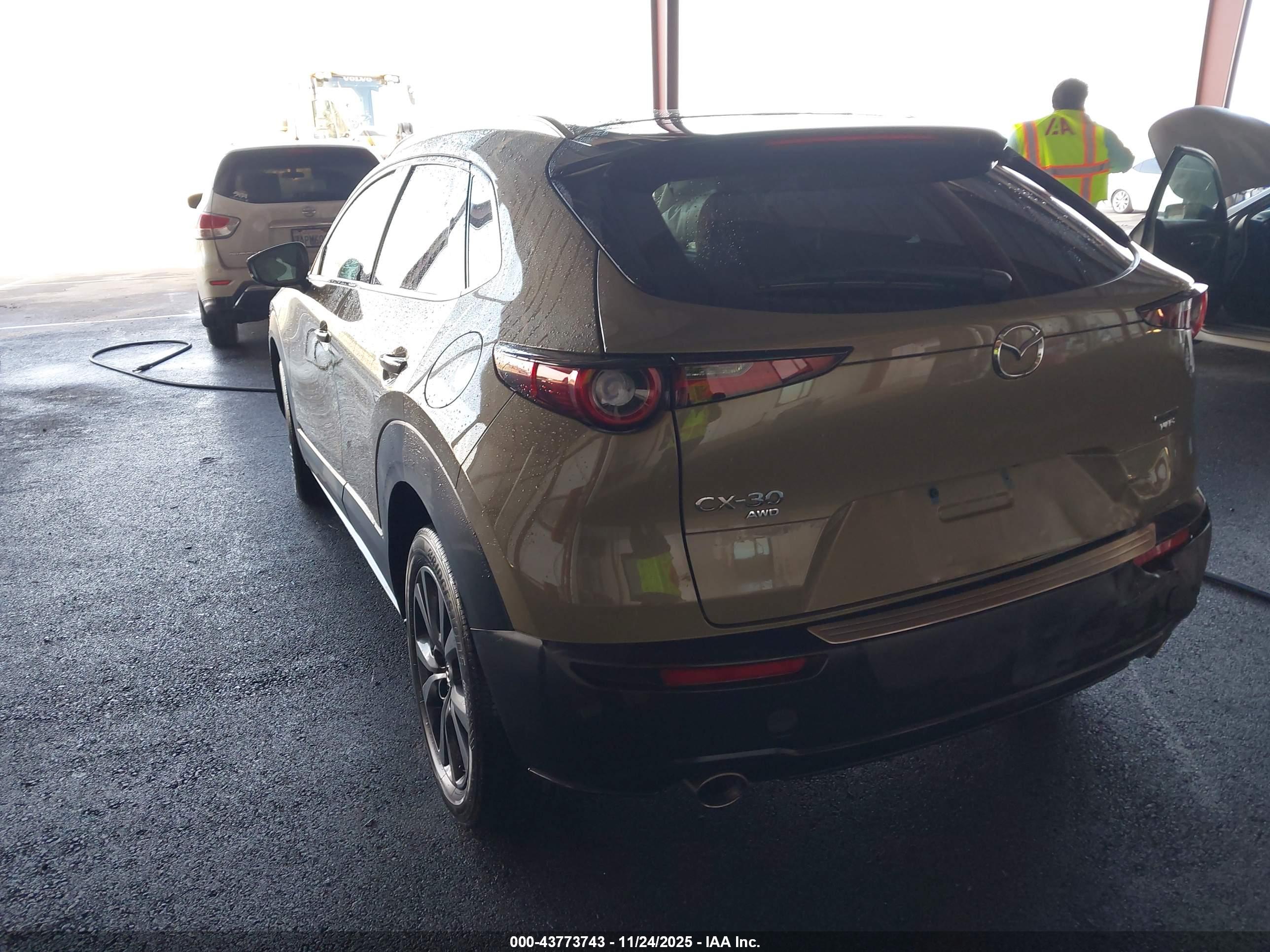 MAZDA CX-30 image 3