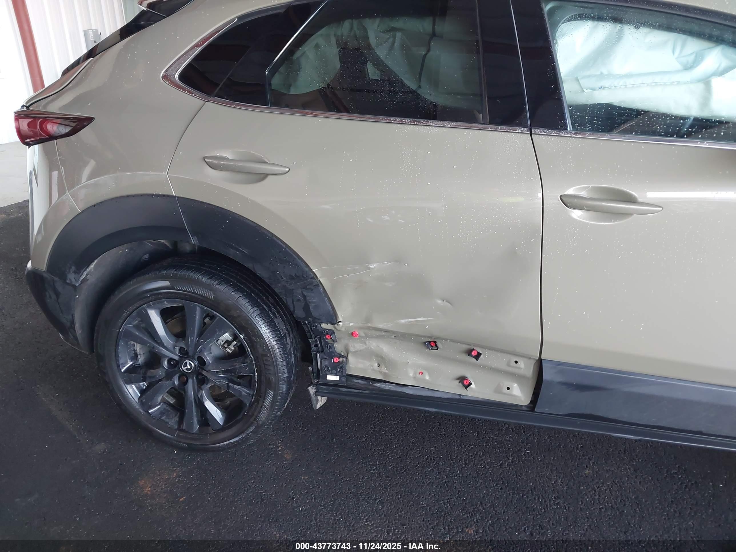 MAZDA CX-30 image 6