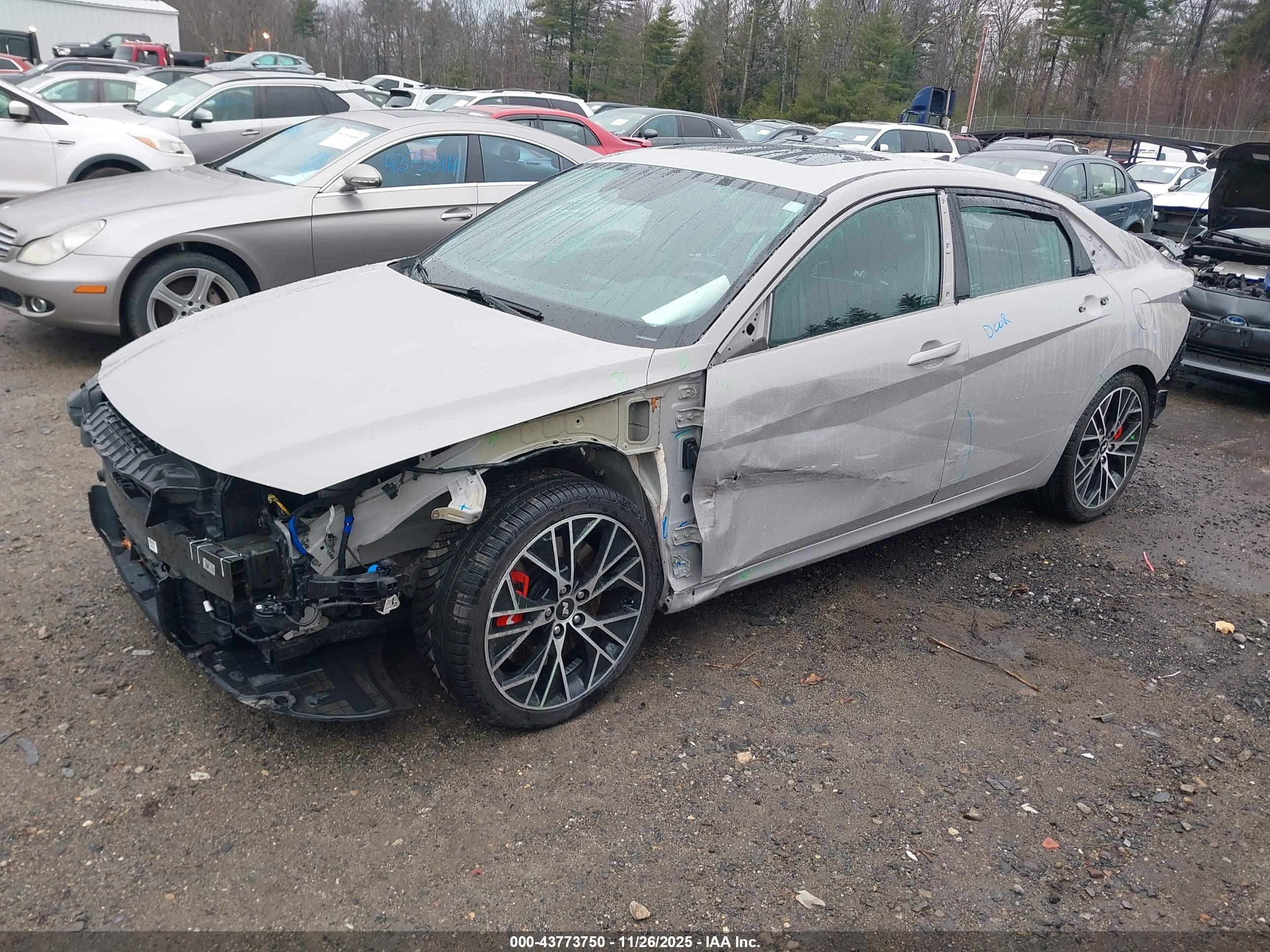 HYUNDAI ELANTRA image 2