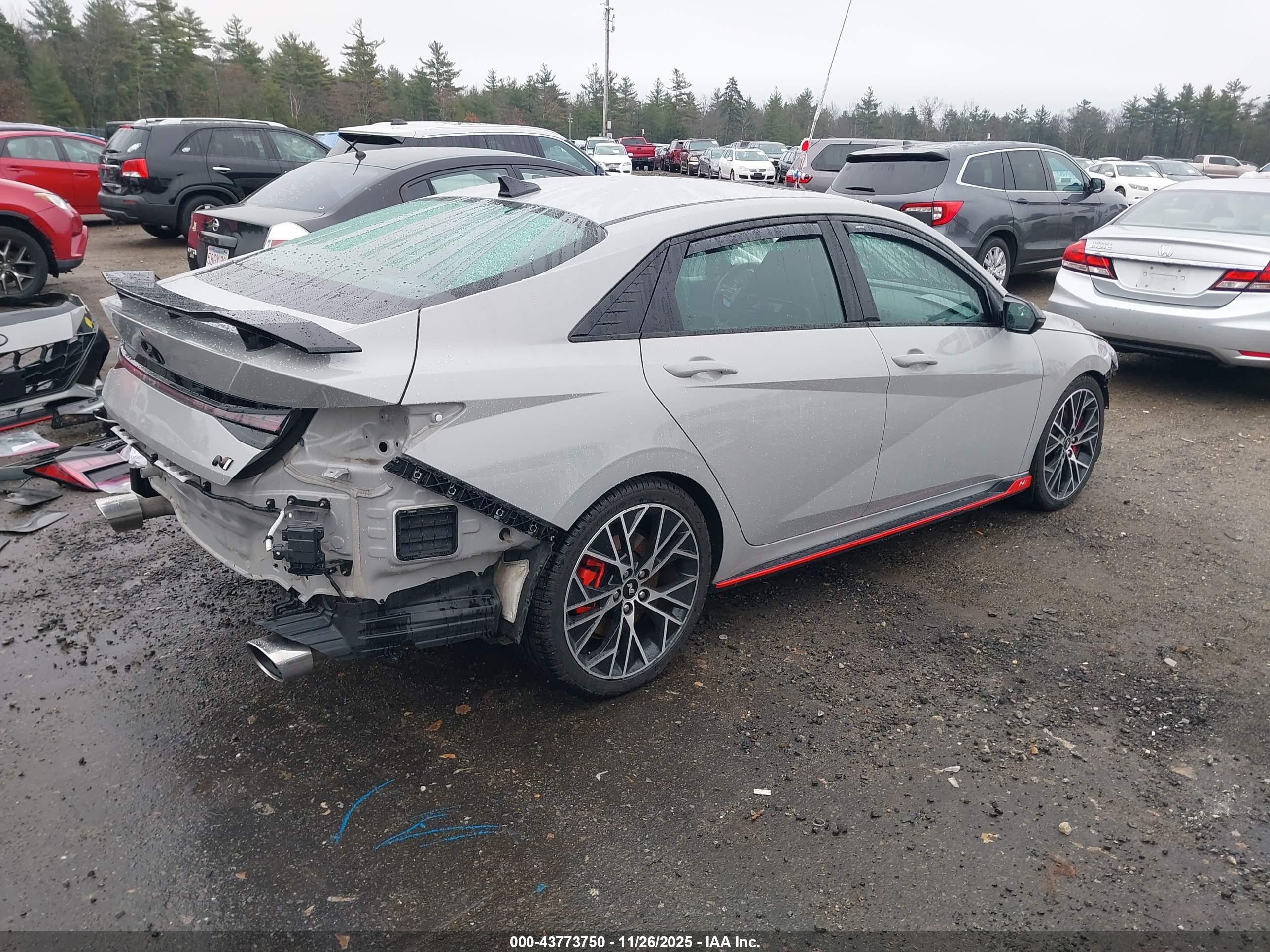 HYUNDAI ELANTRA image 4