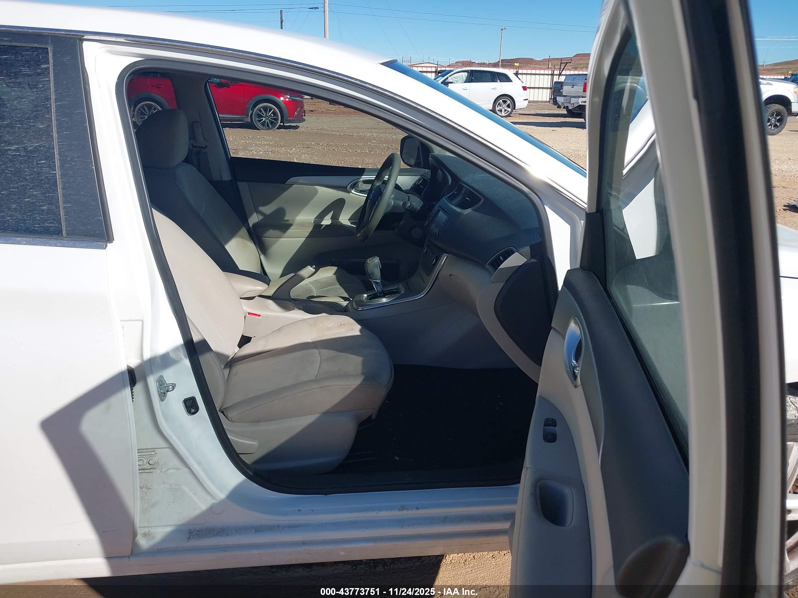NISSAN SENTRA image 5