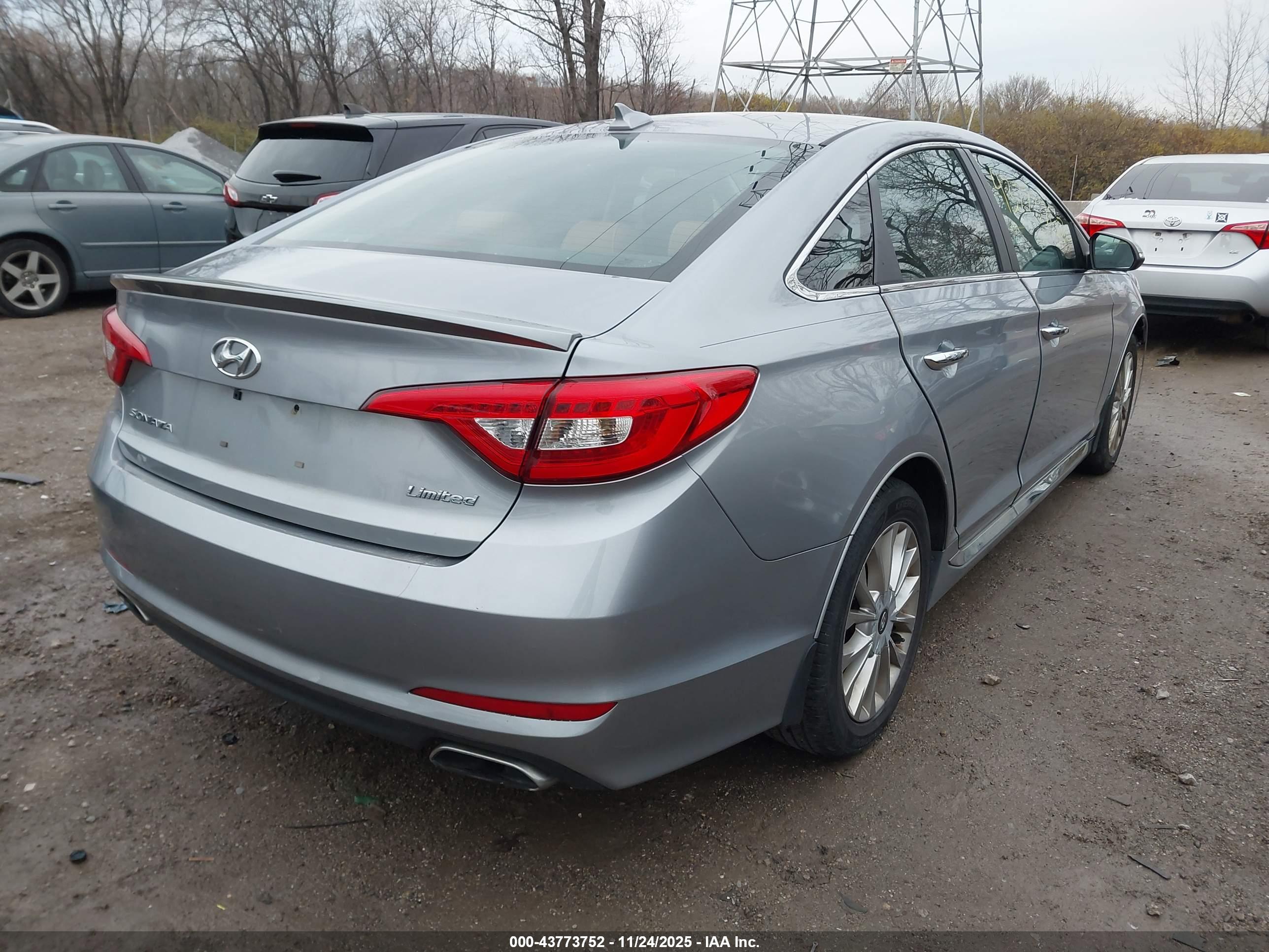 HYUNDAI SONATA image 4