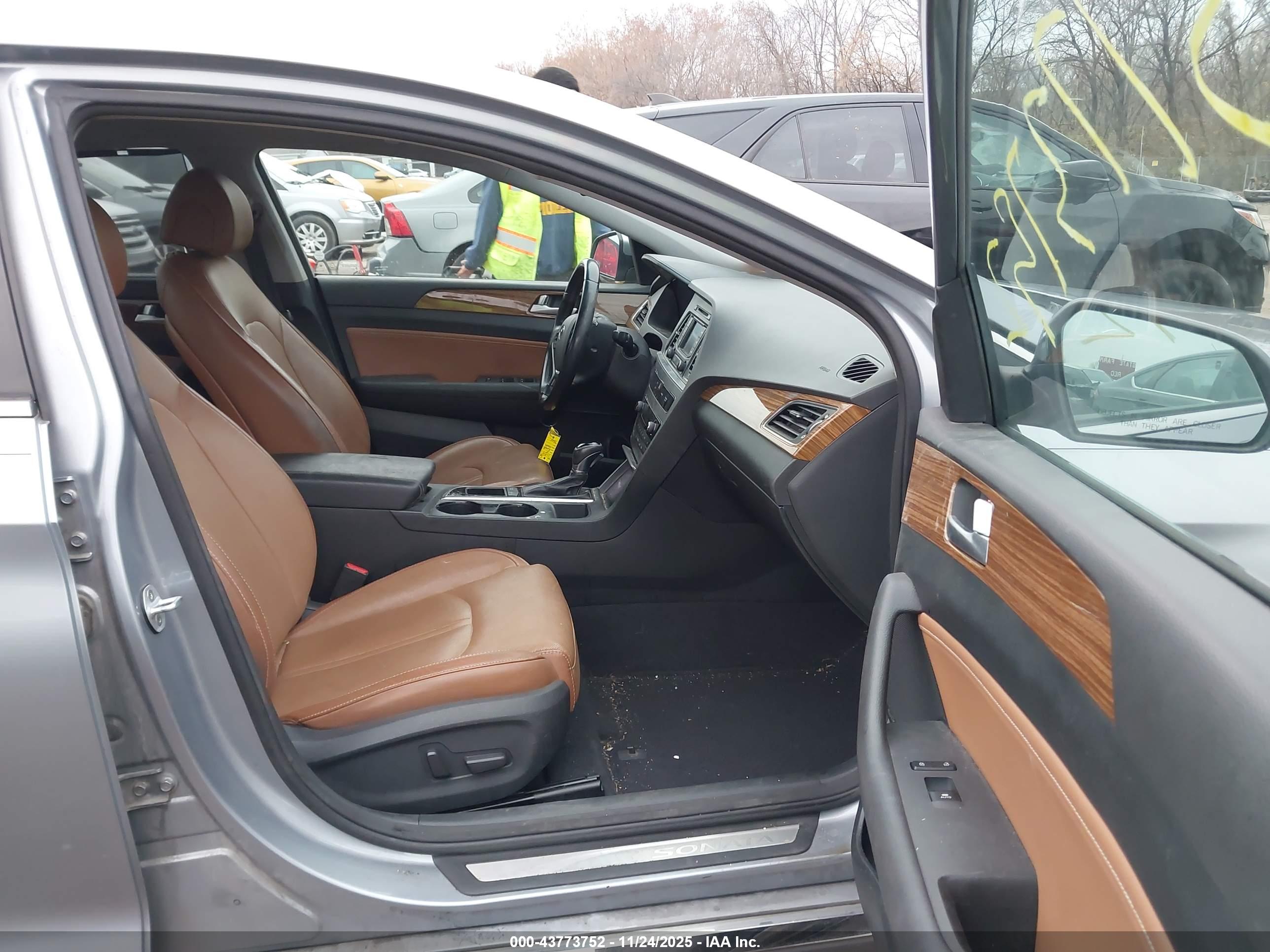 HYUNDAI SONATA image 5