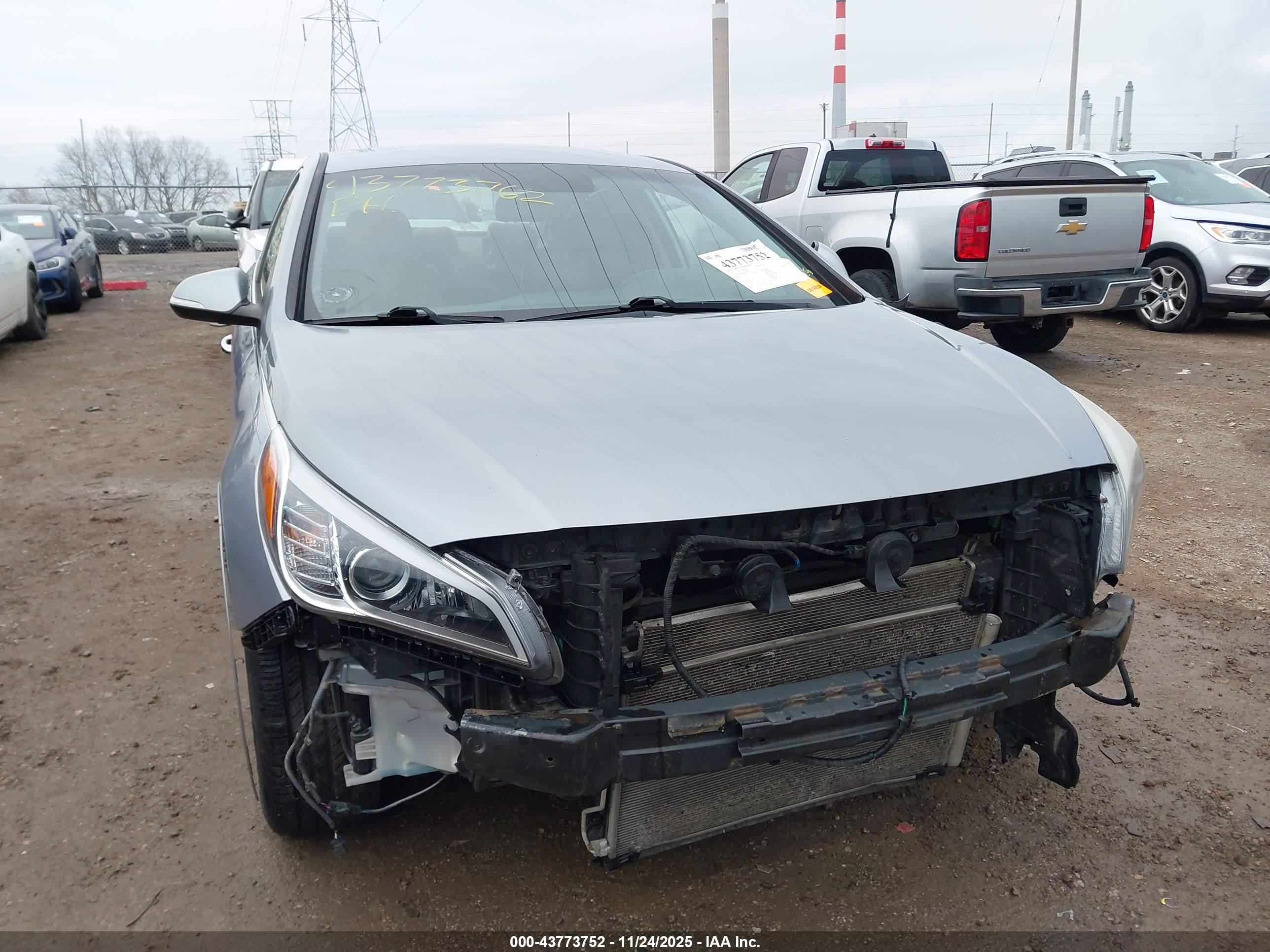 HYUNDAI SONATA image 6