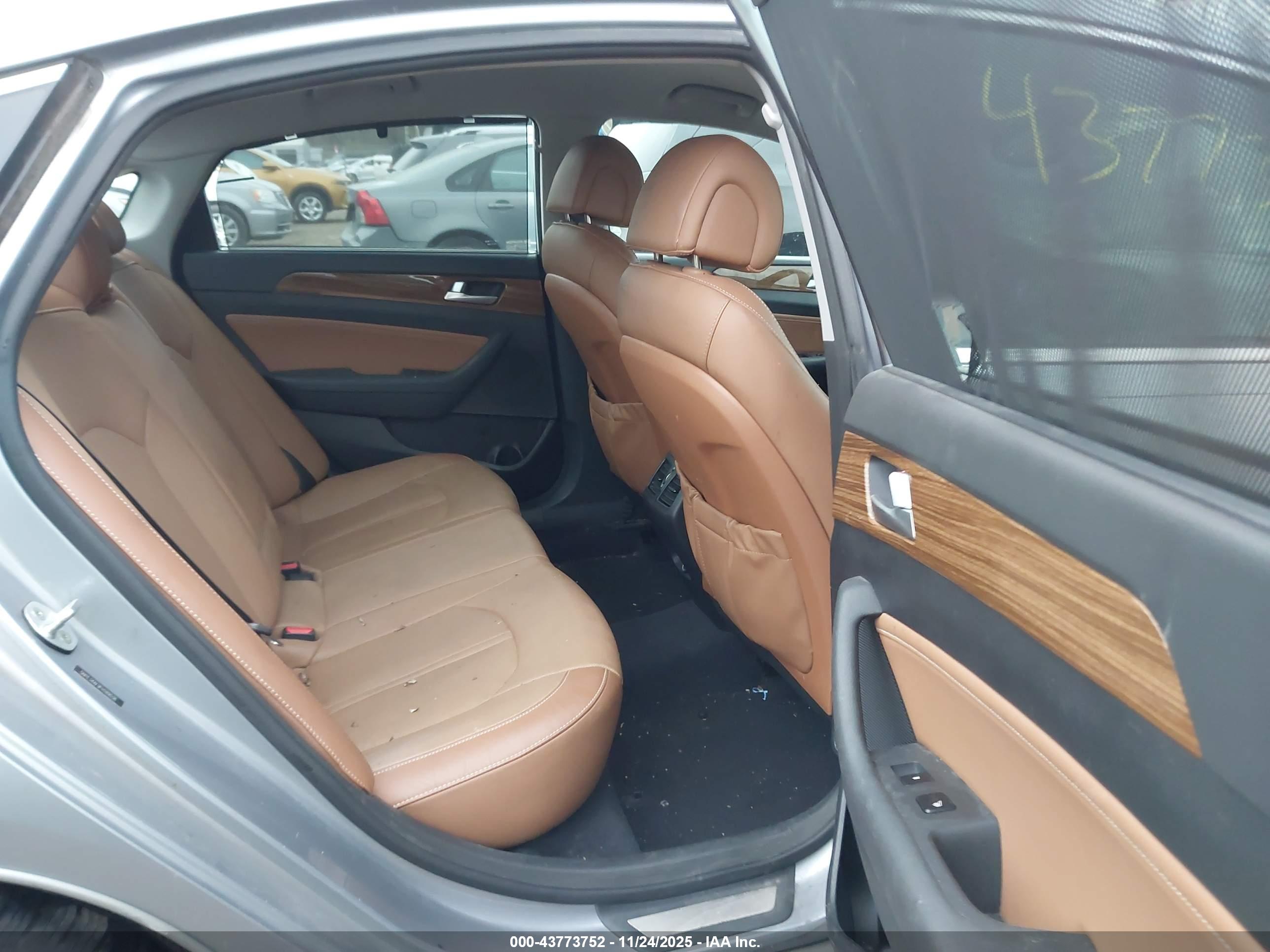HYUNDAI SONATA image 8