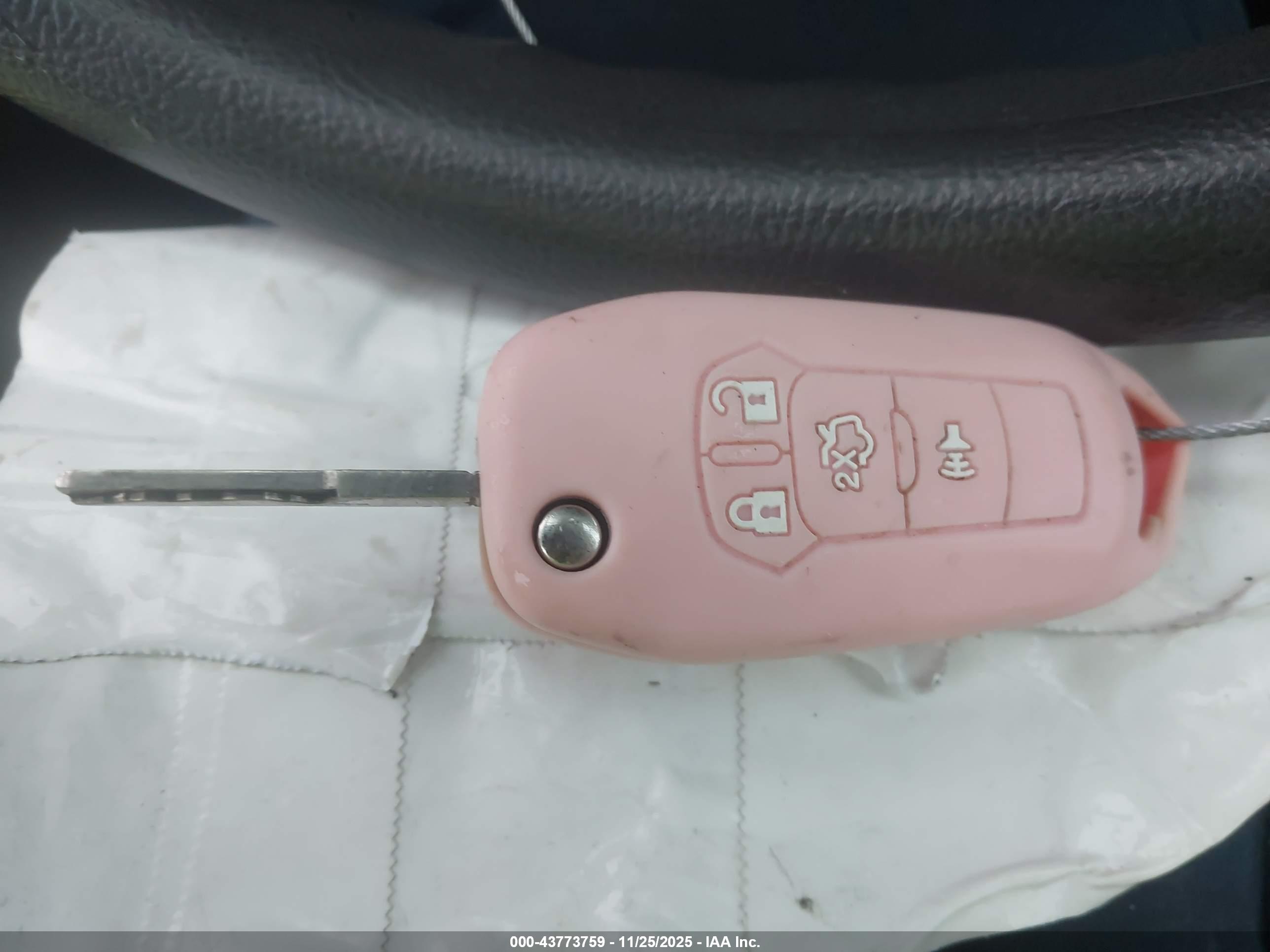 FORD FUSION image 11