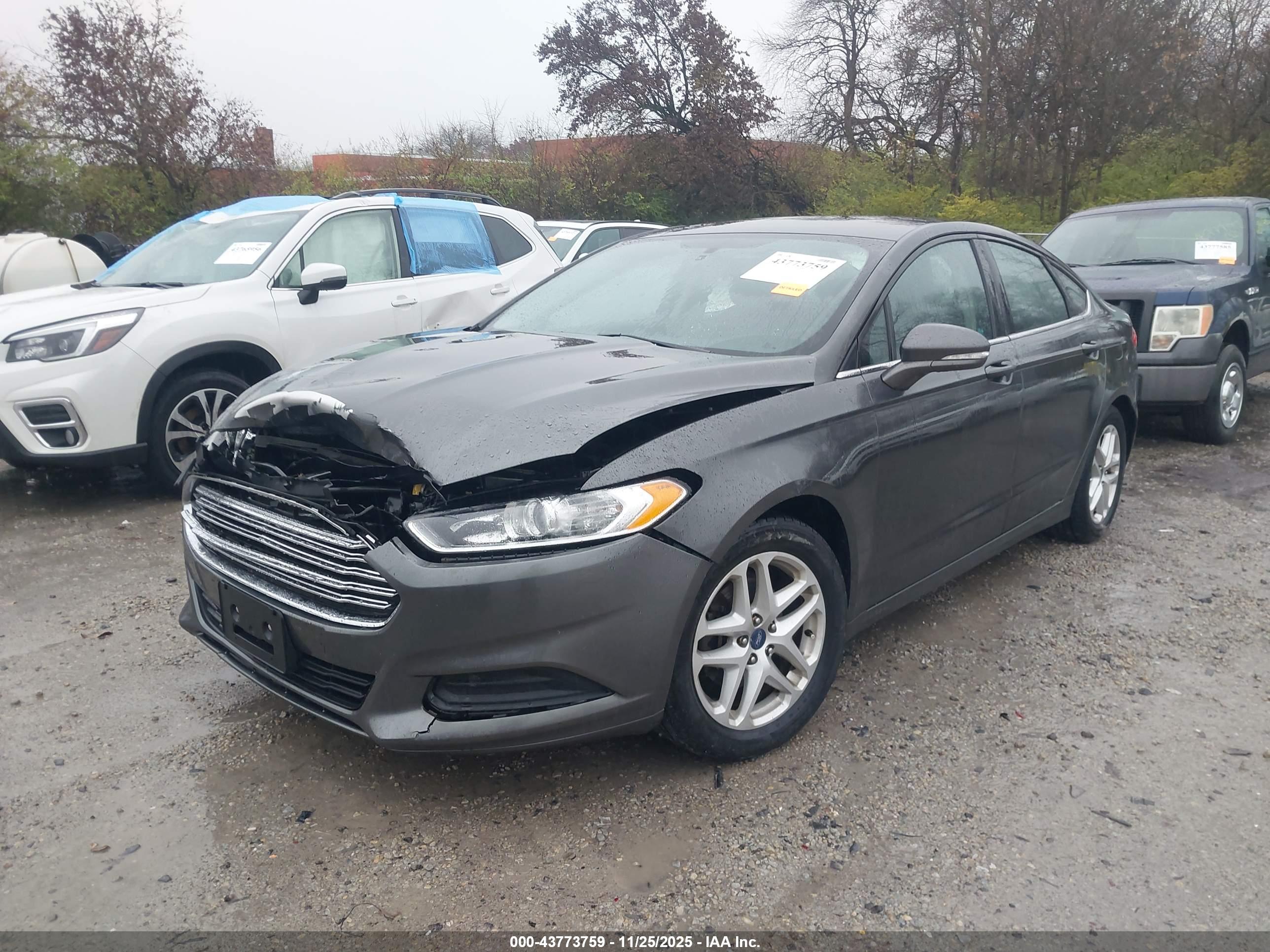 FORD FUSION image 2