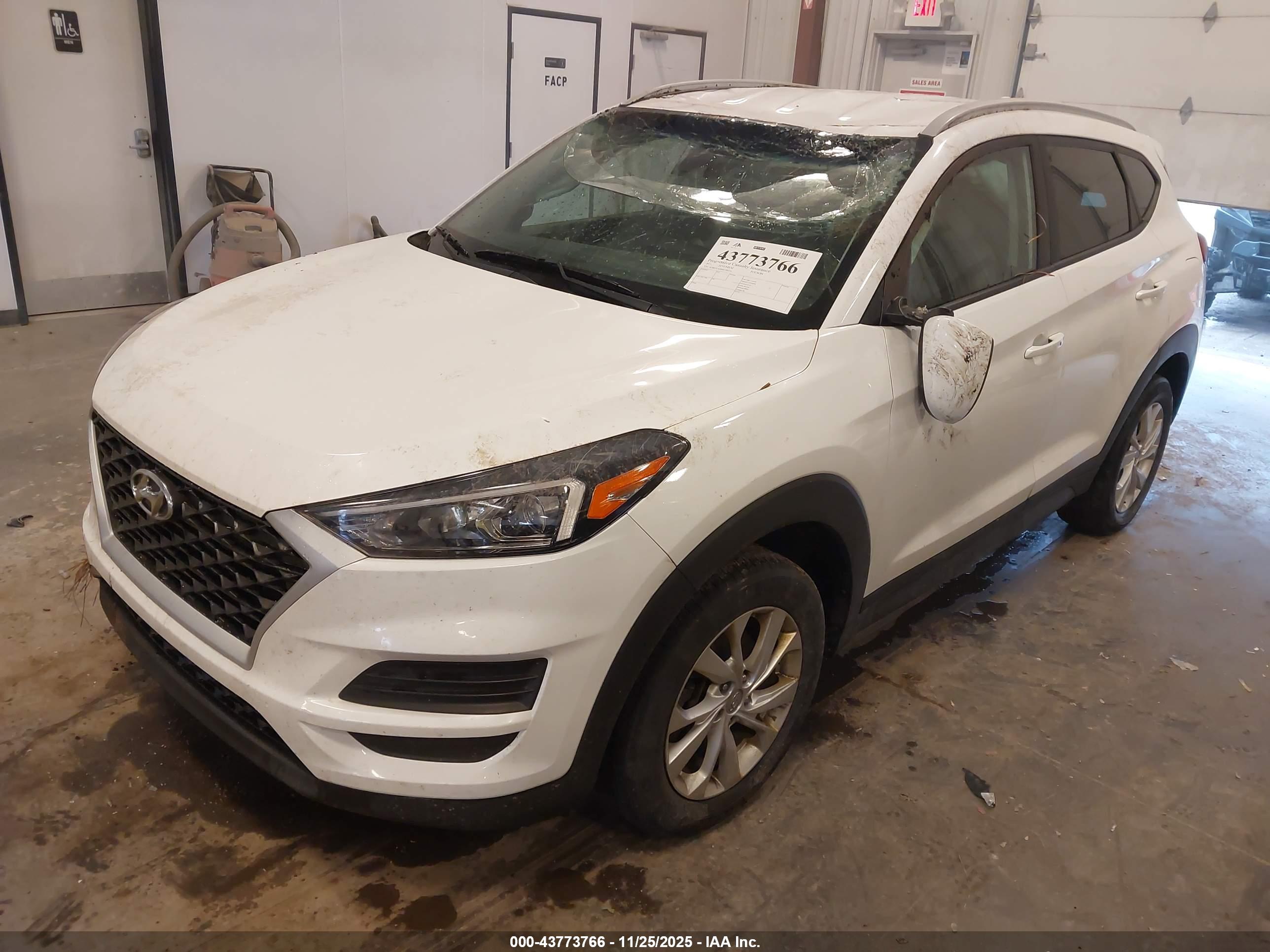 HYUNDAI TUCSON image 2