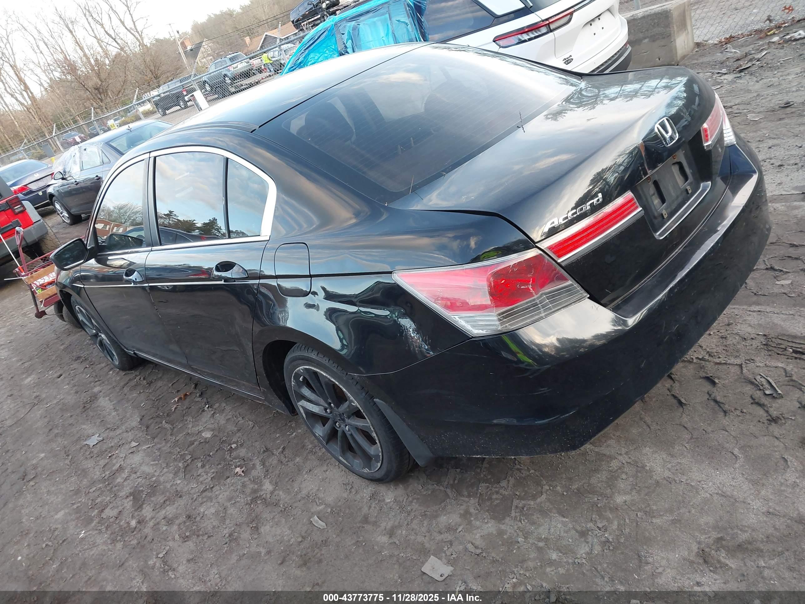 HONDA ACCORD image 3