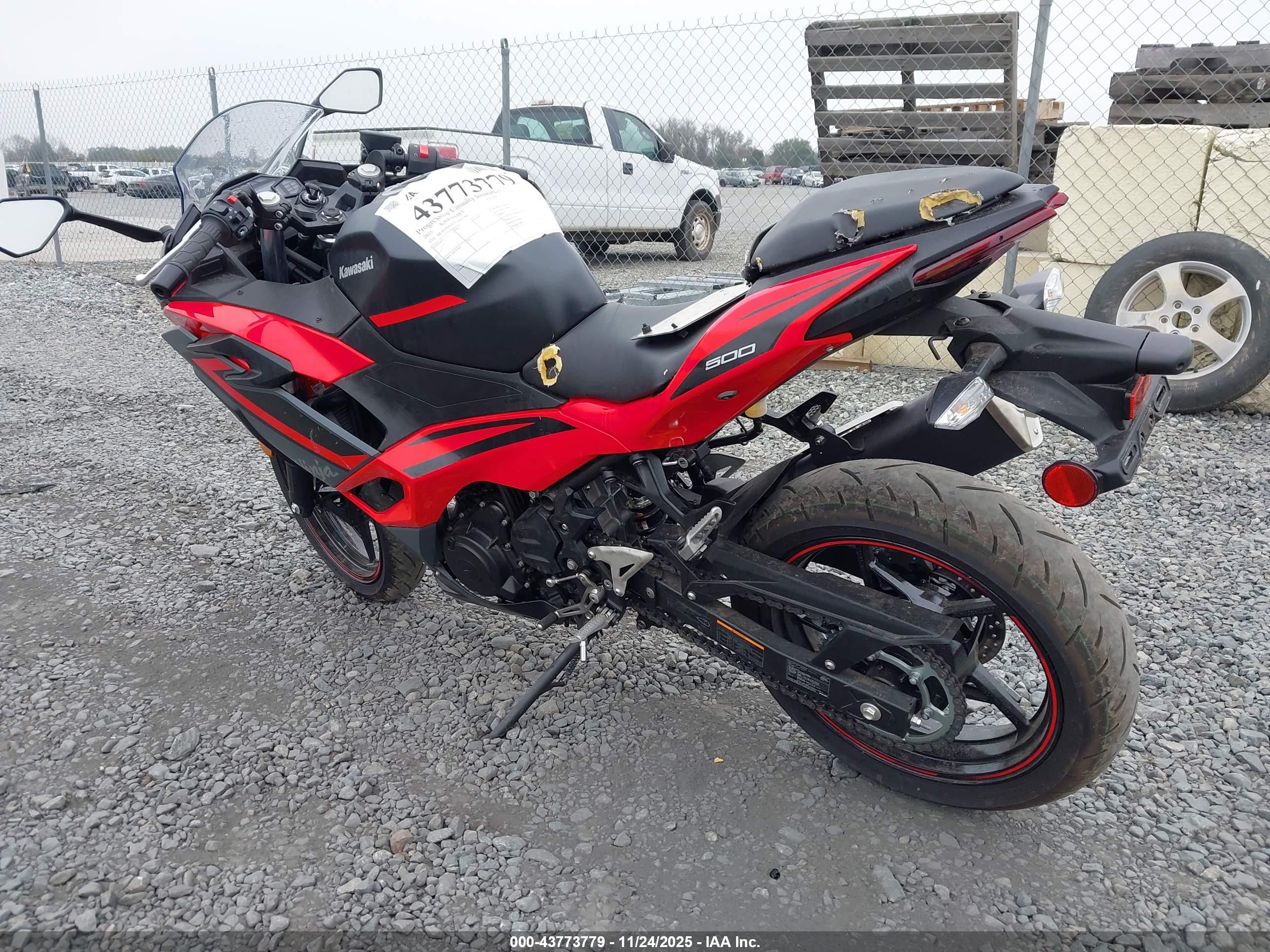 KAWASAKI EX500 image 3