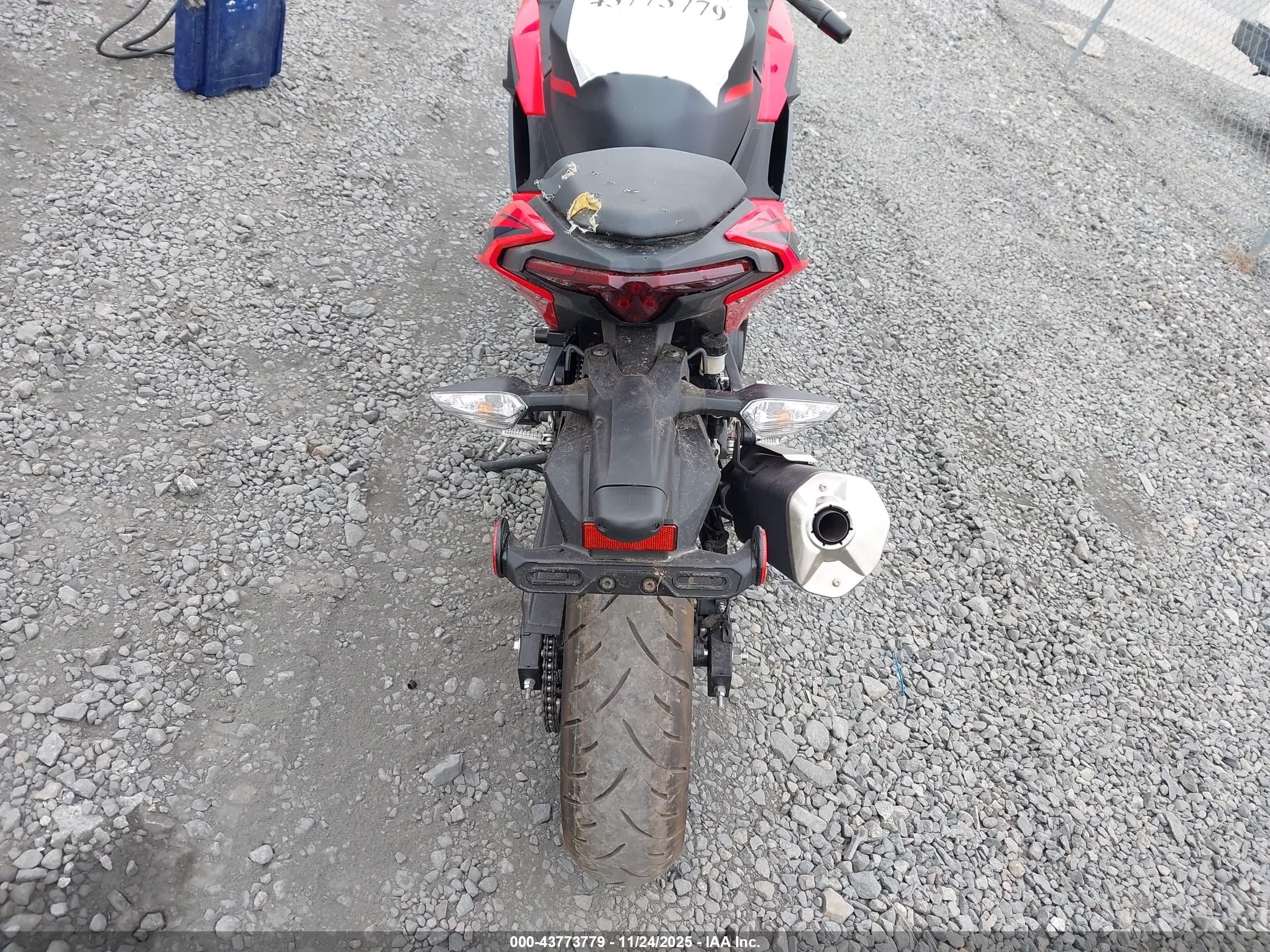 KAWASAKI EX500 image 6