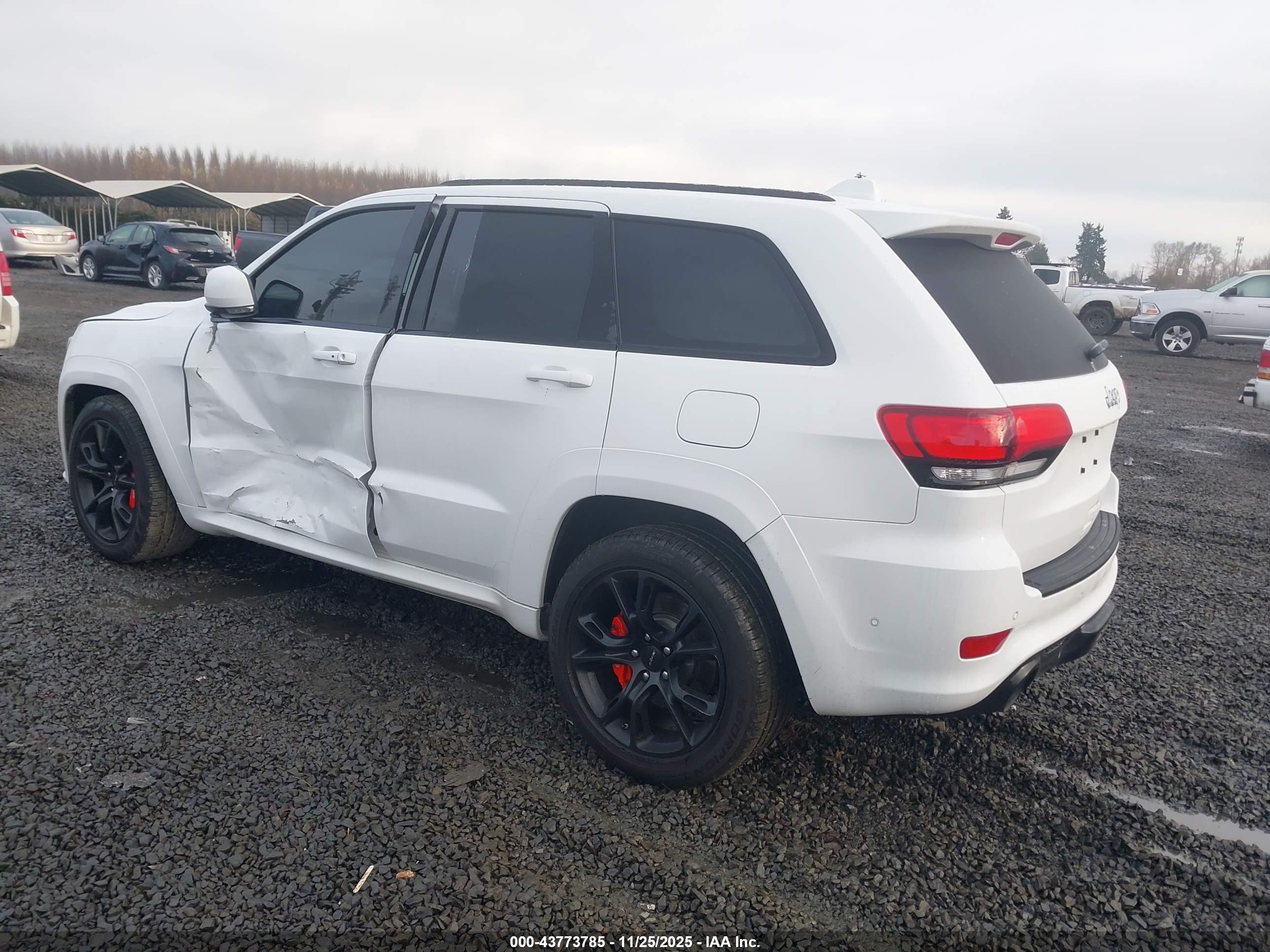 JEEP GRAND image 3