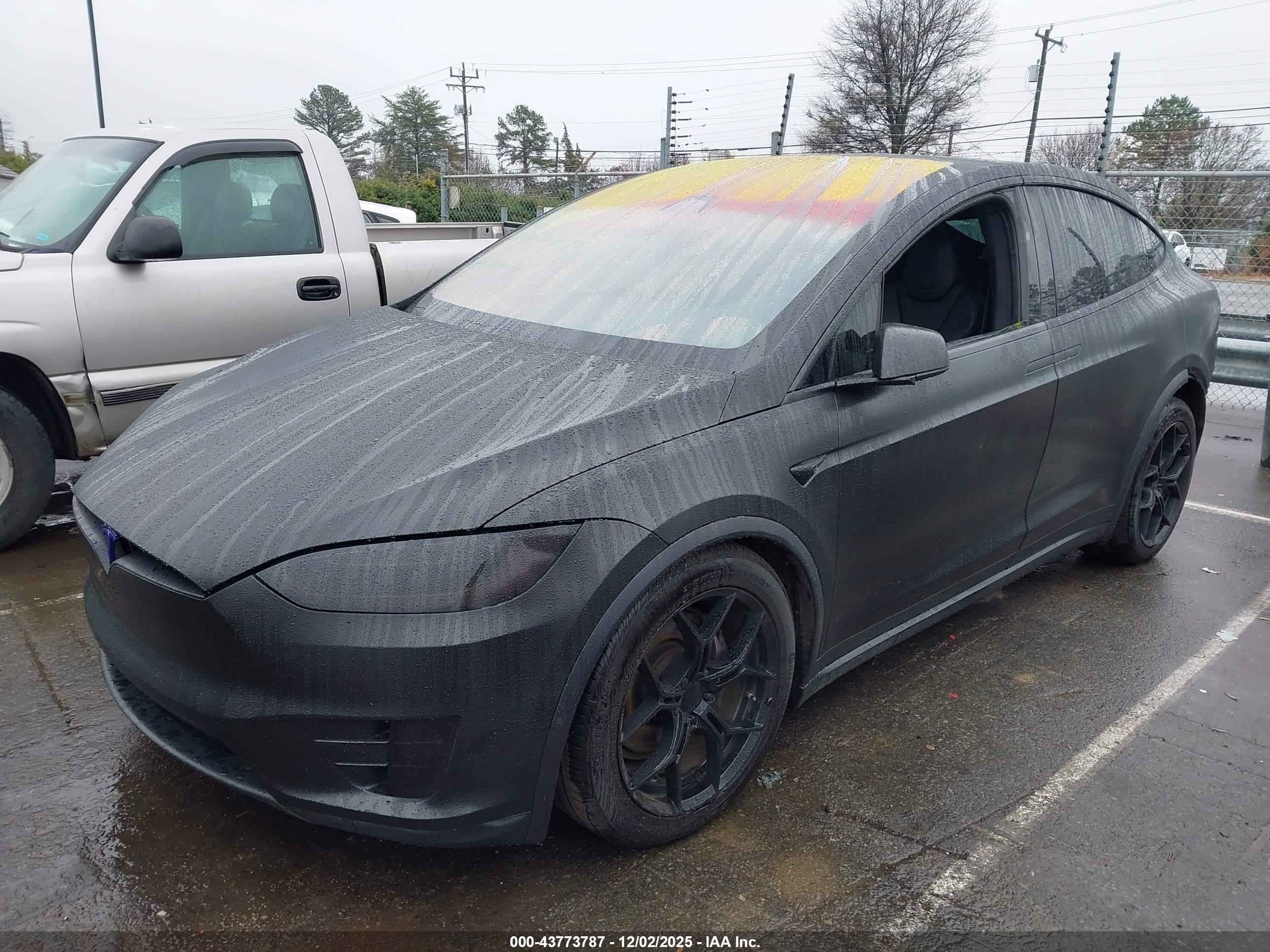 TESLA MODEL image 2