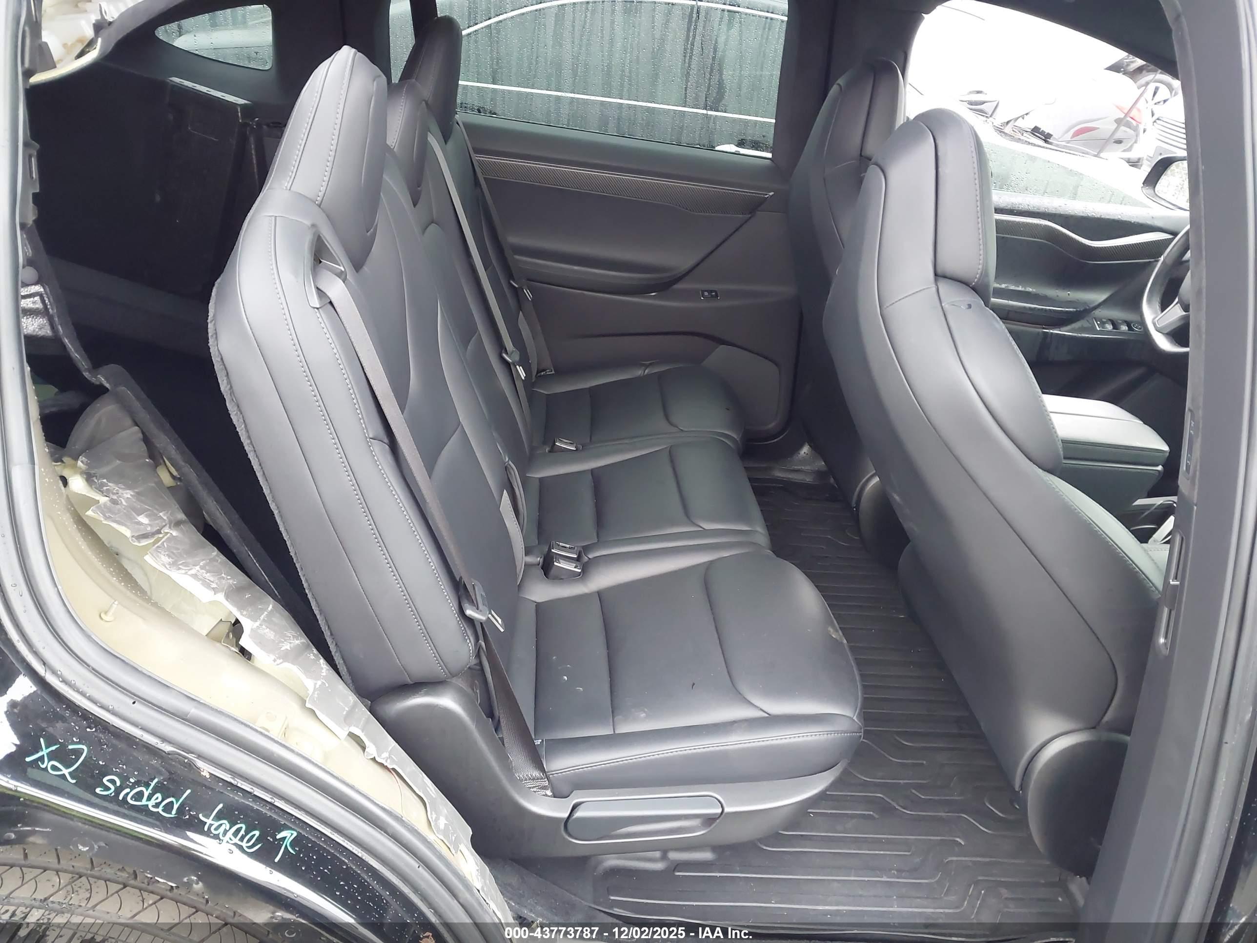 TESLA MODEL image 8