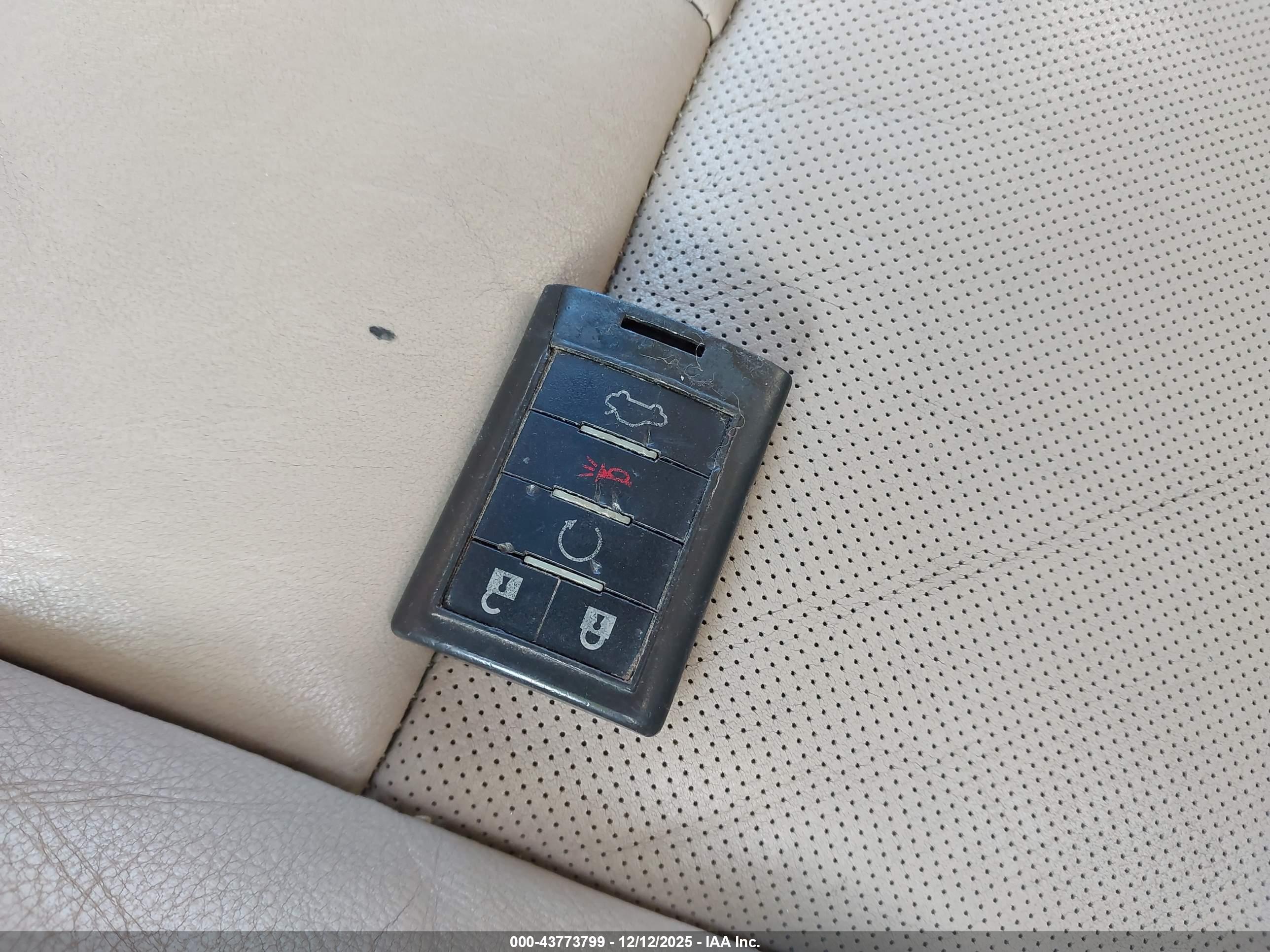 CADILLAC STS image 11