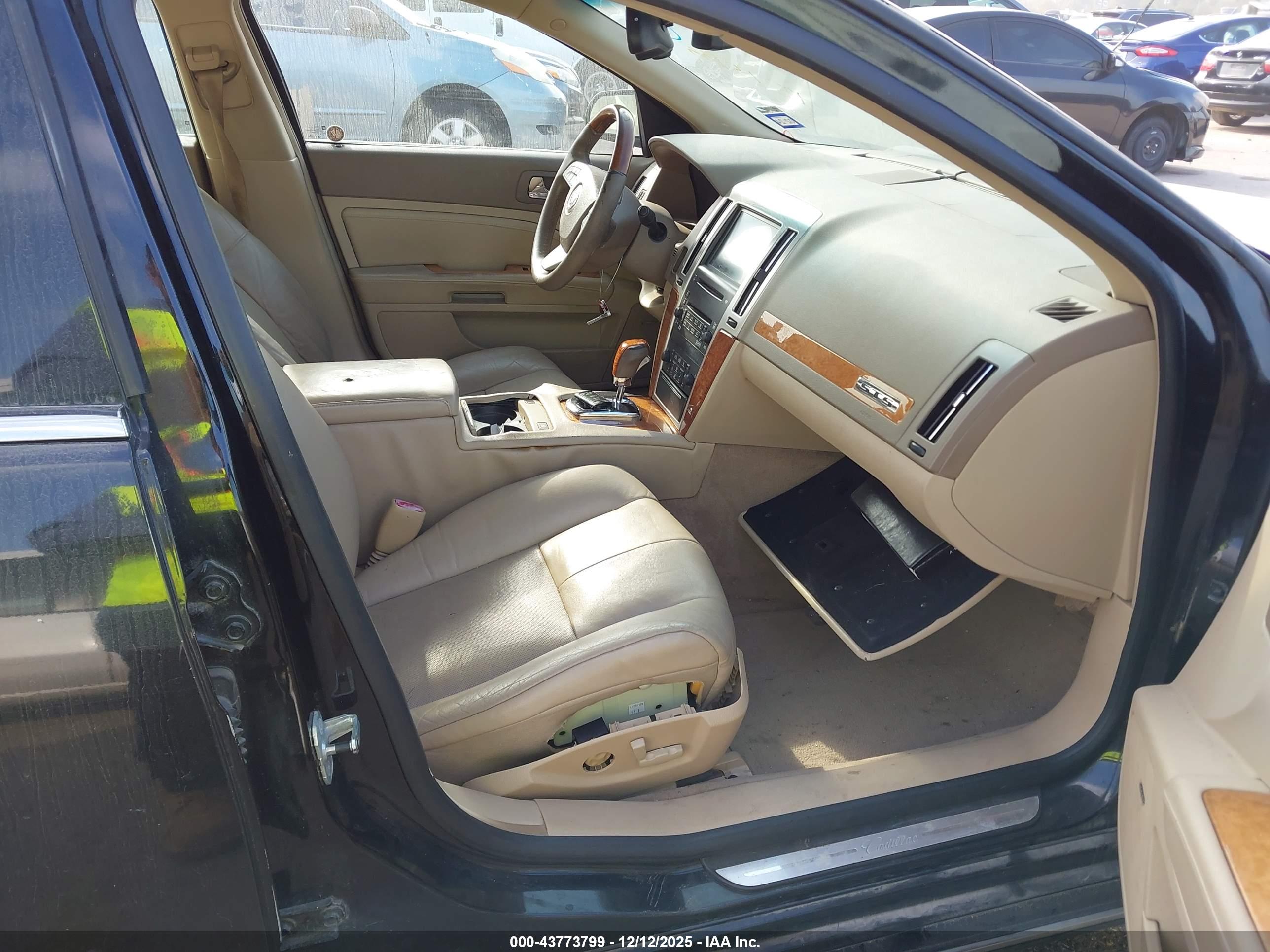 CADILLAC STS image 5
