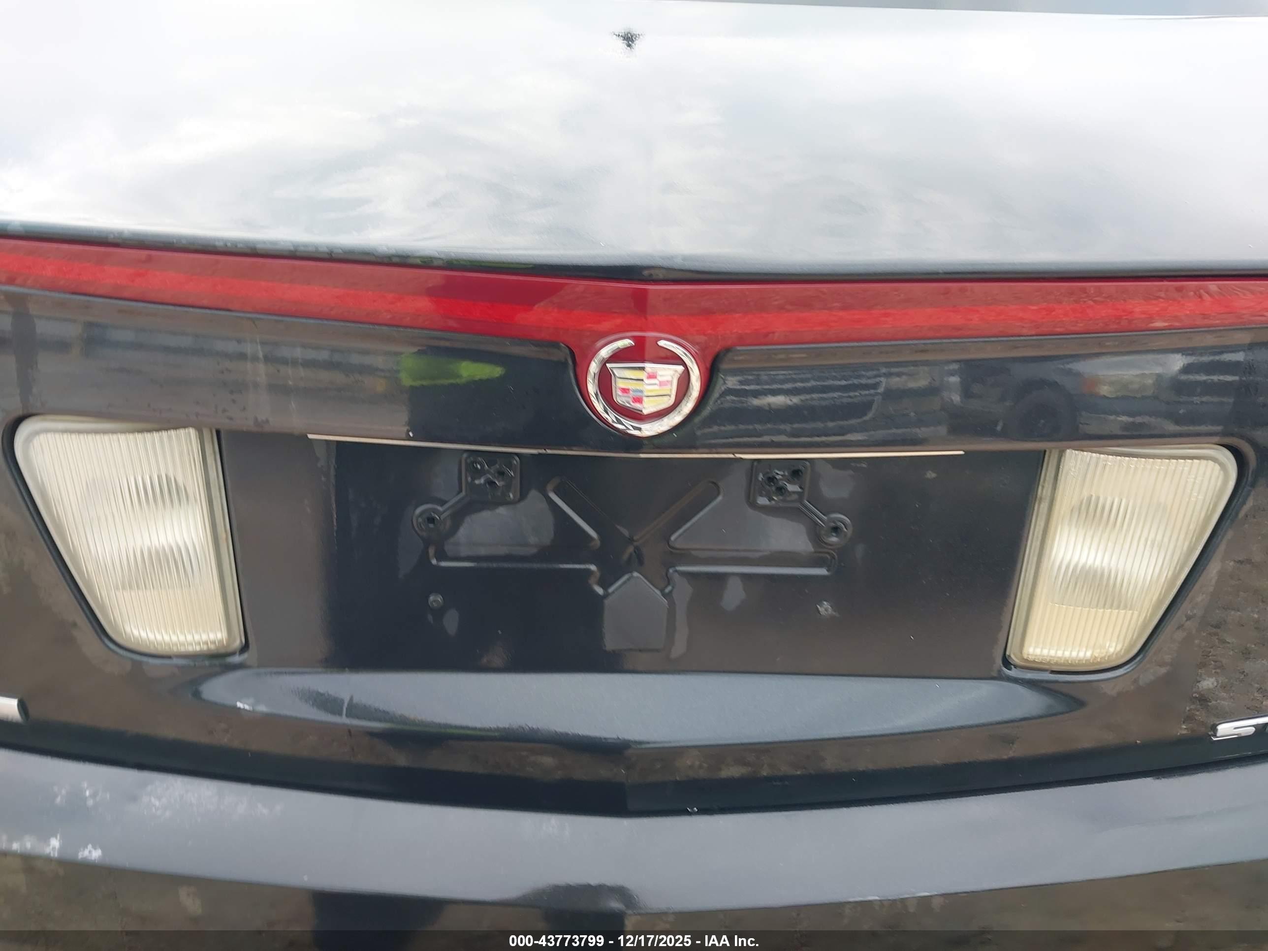 CADILLAC STS image 6