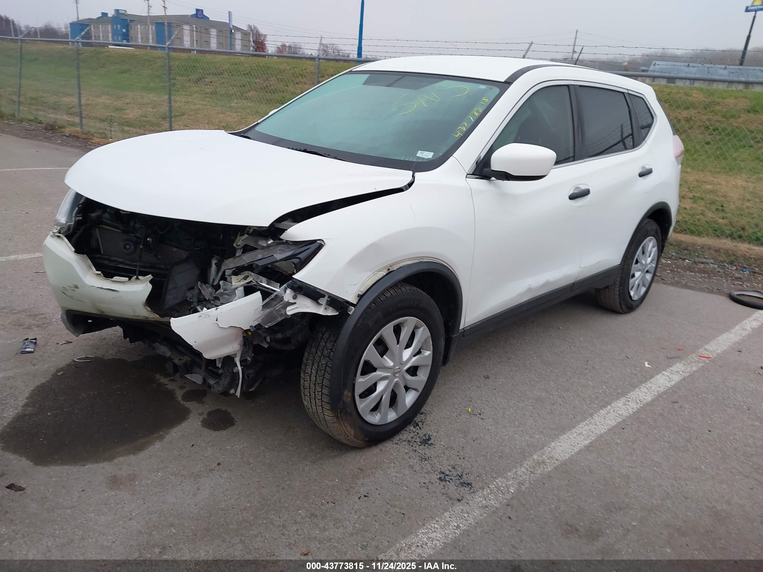 NISSAN ROGUE image 2