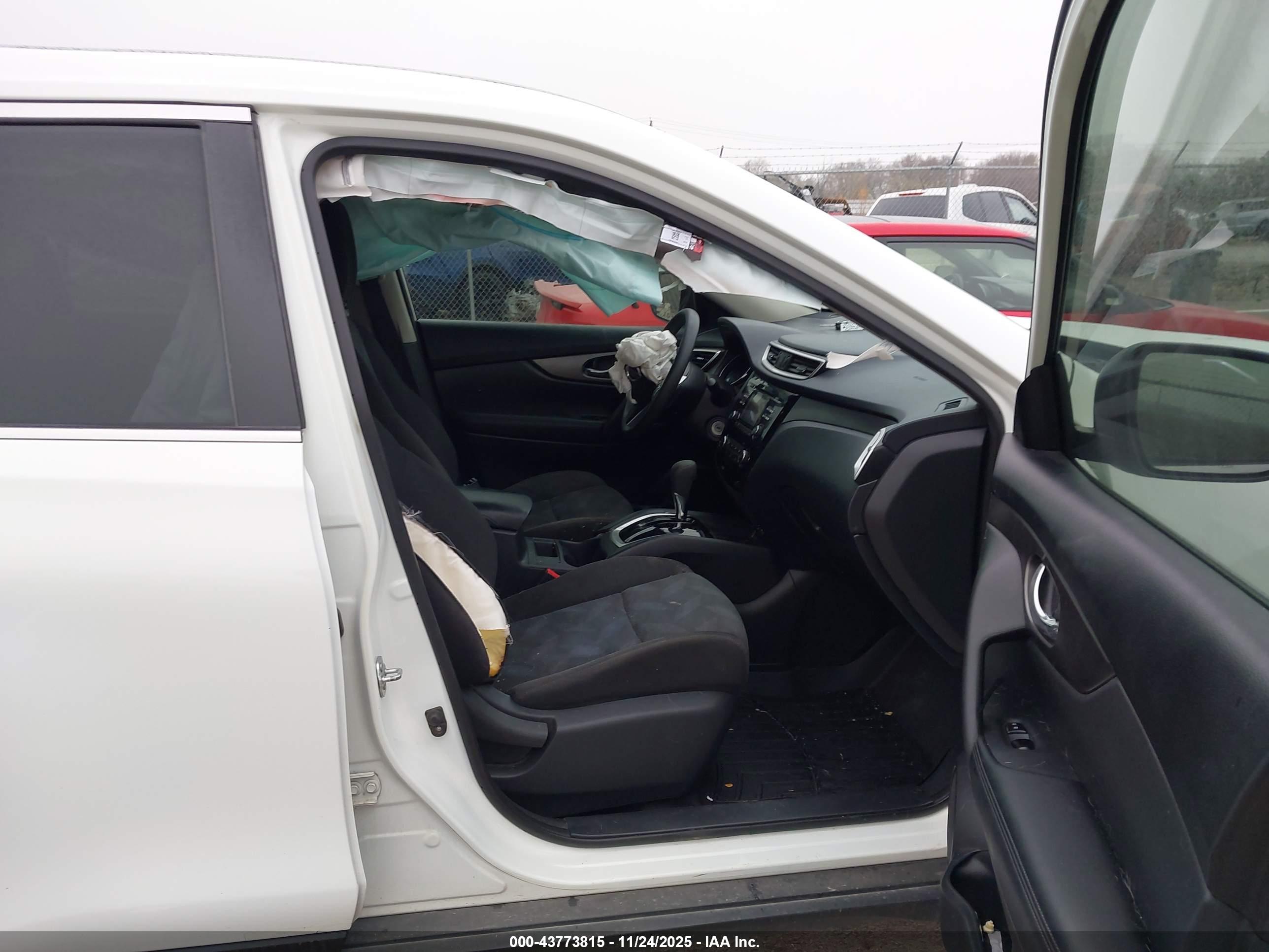 NISSAN ROGUE image 5