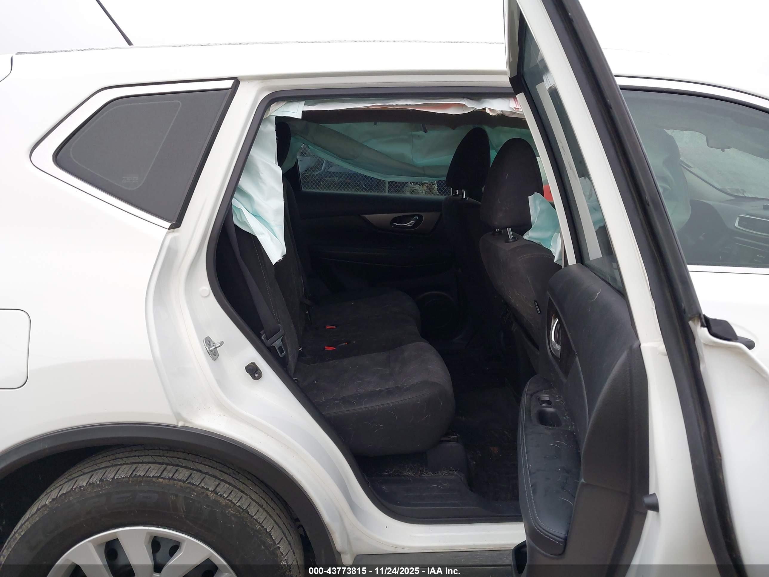 NISSAN ROGUE image 8