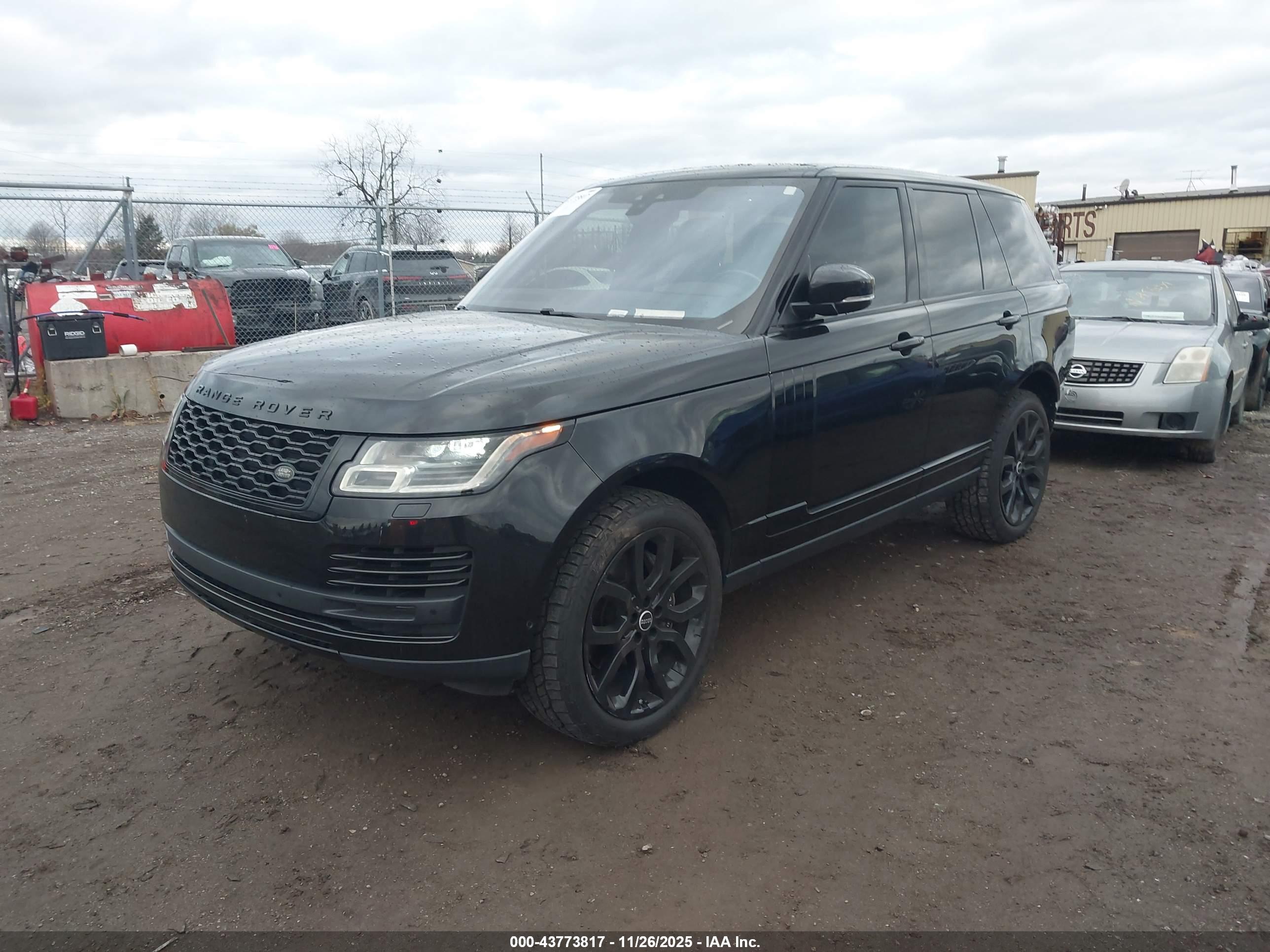 LAND ROVER image 2
