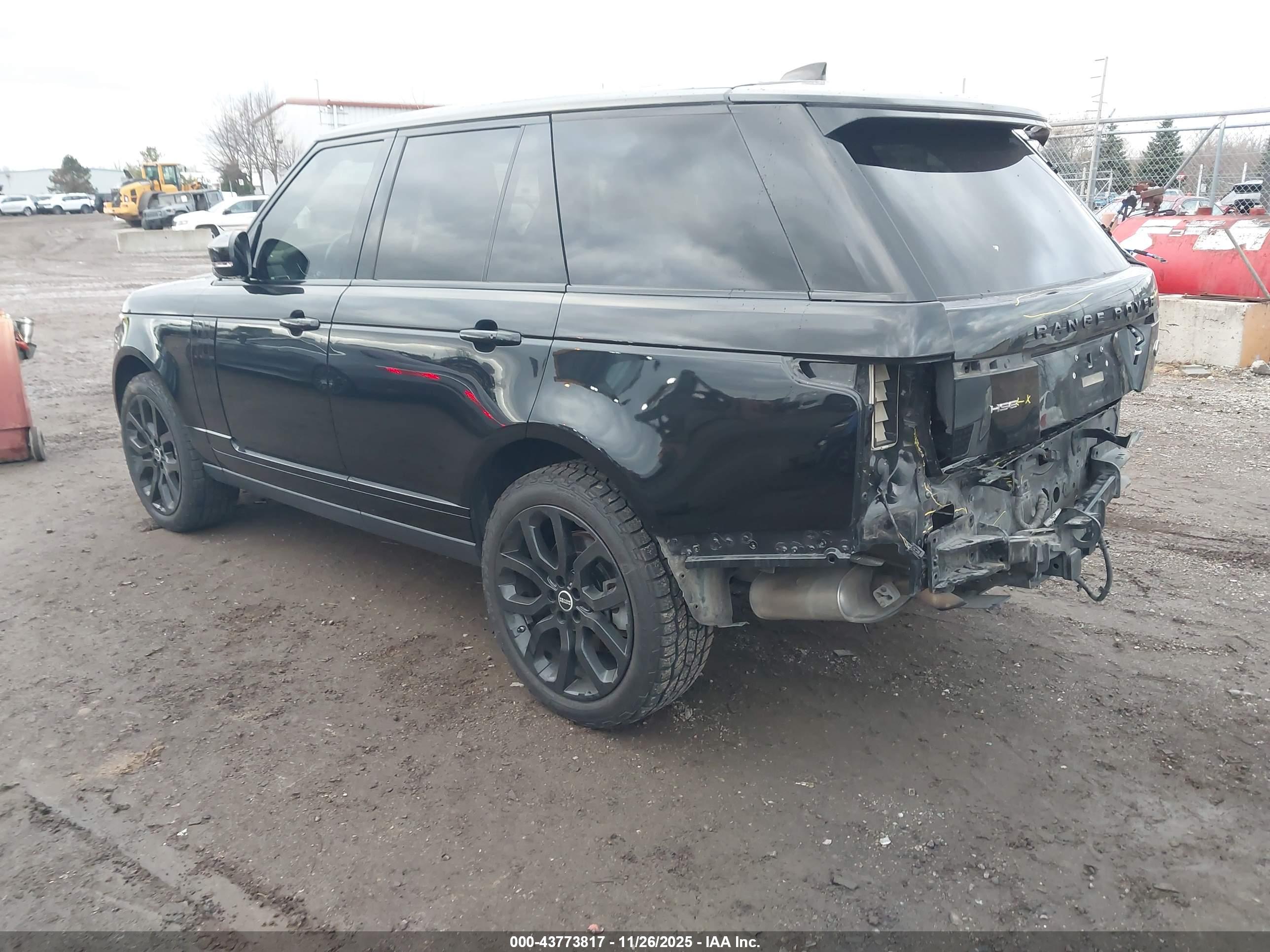 LAND ROVER image 3