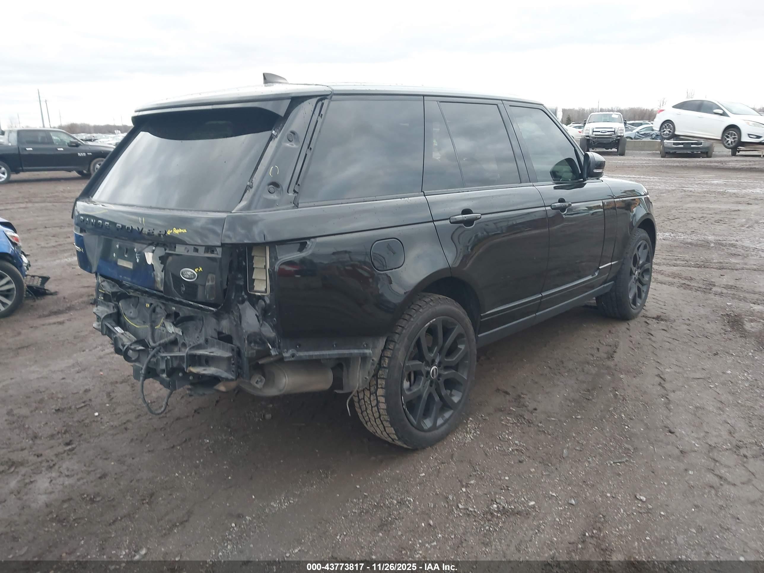 LAND ROVER image 4