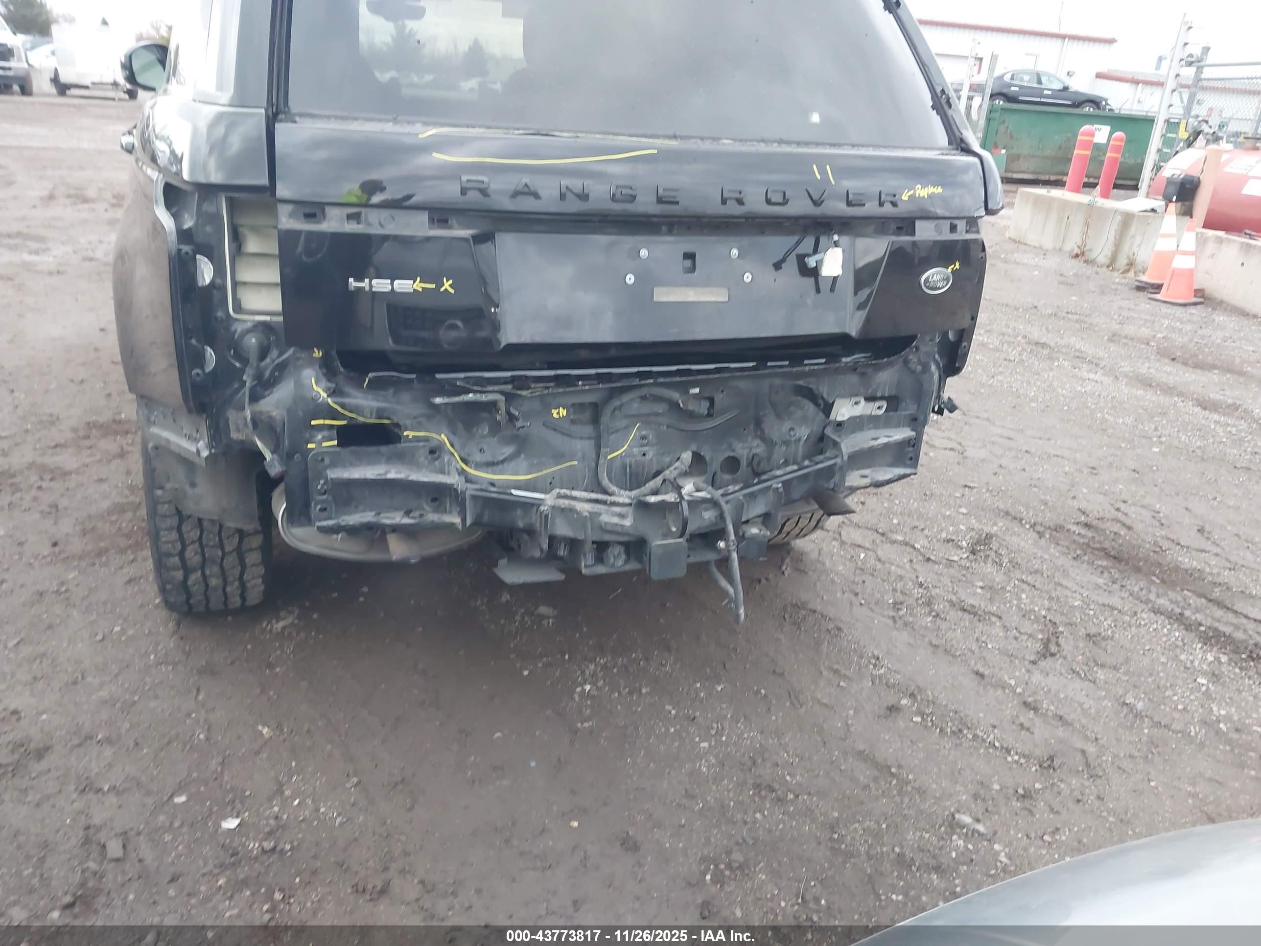 LAND ROVER image 6
