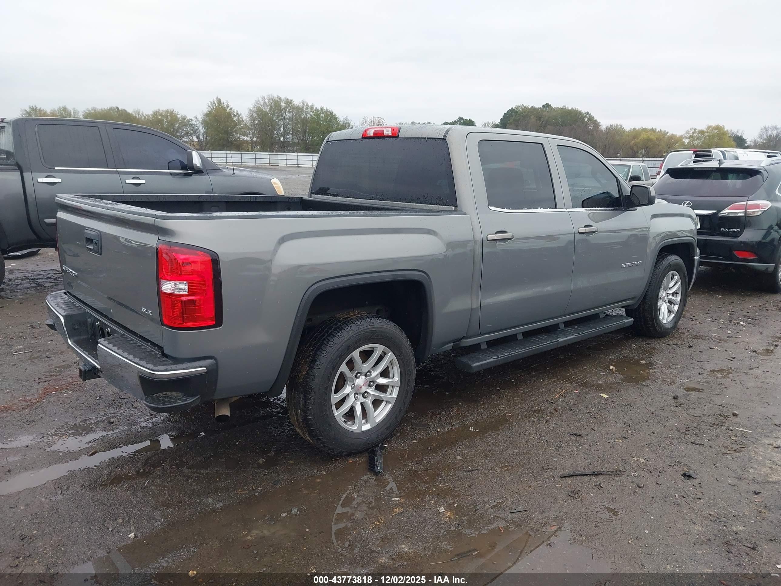 GMC SIERRA image 4