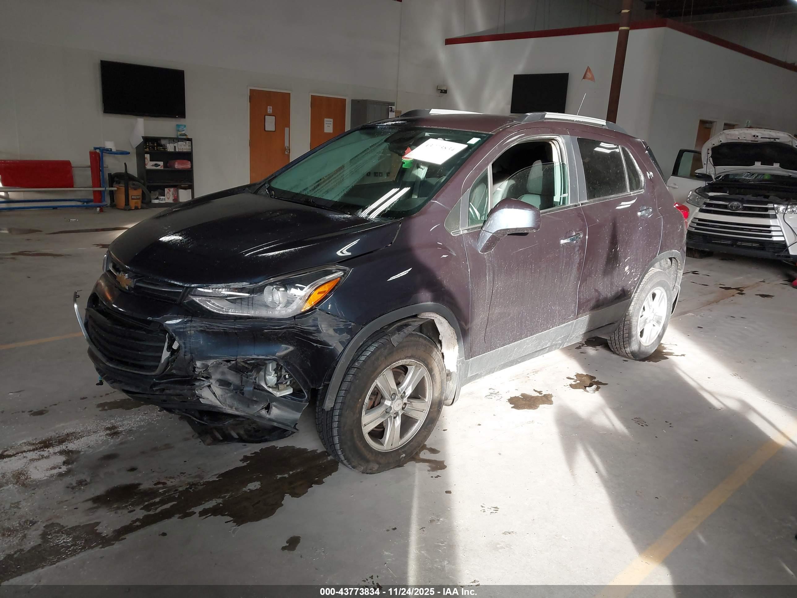 CHEVROLET TRAX image 2