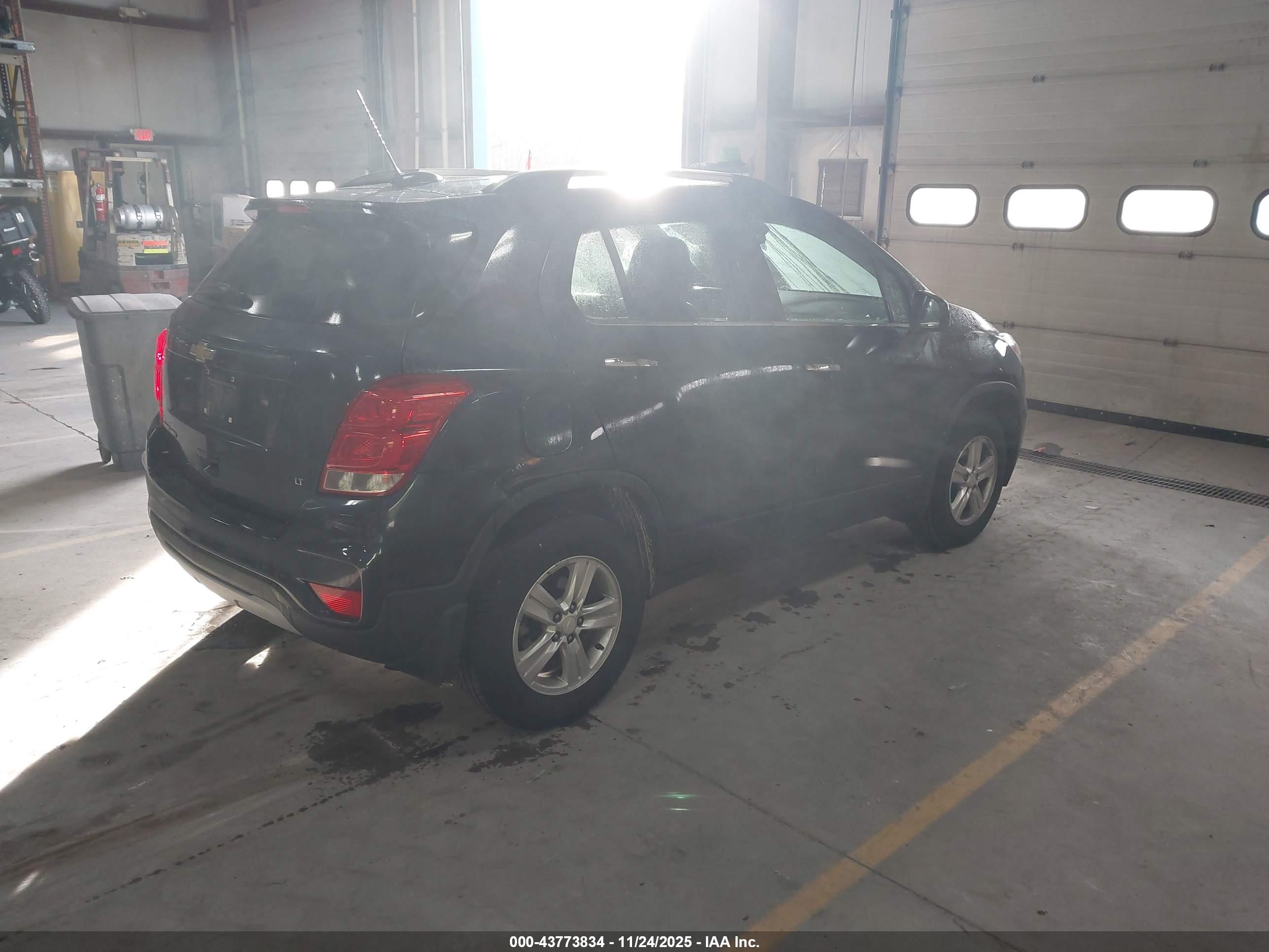 CHEVROLET TRAX image 4