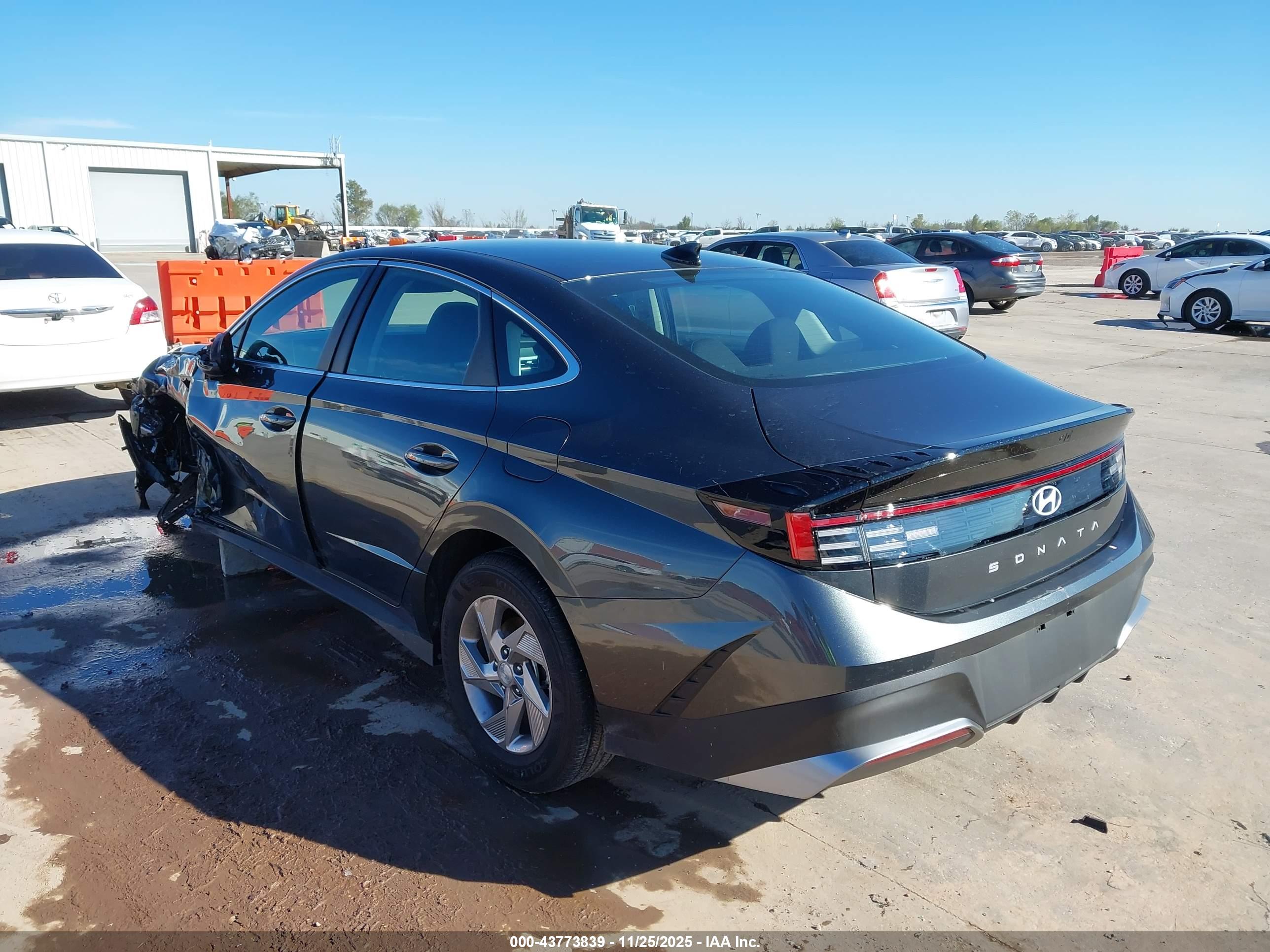 HYUNDAI SONATA image 3