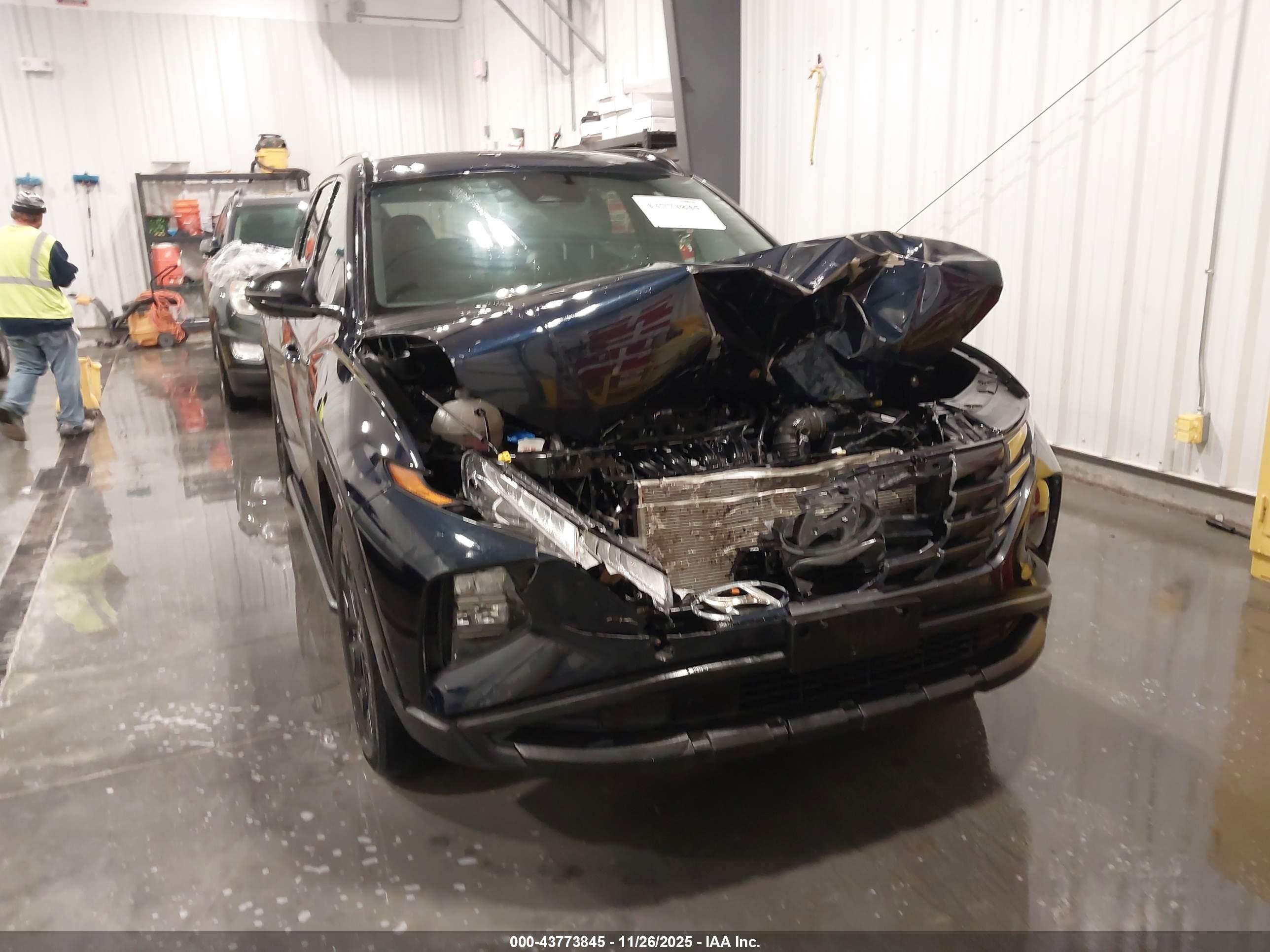 HYUNDAI TUCSON image 6