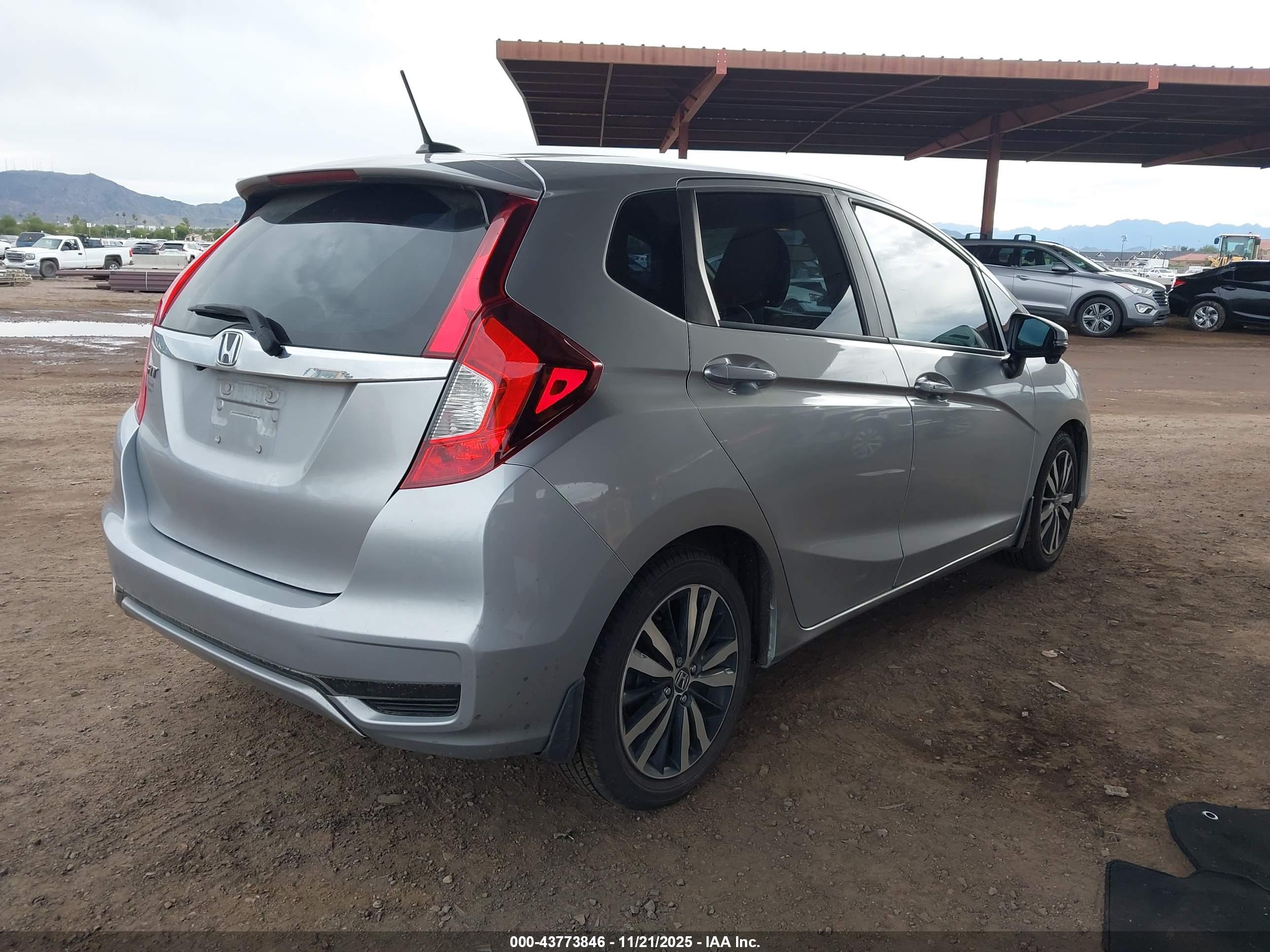 HONDA FIT image 4