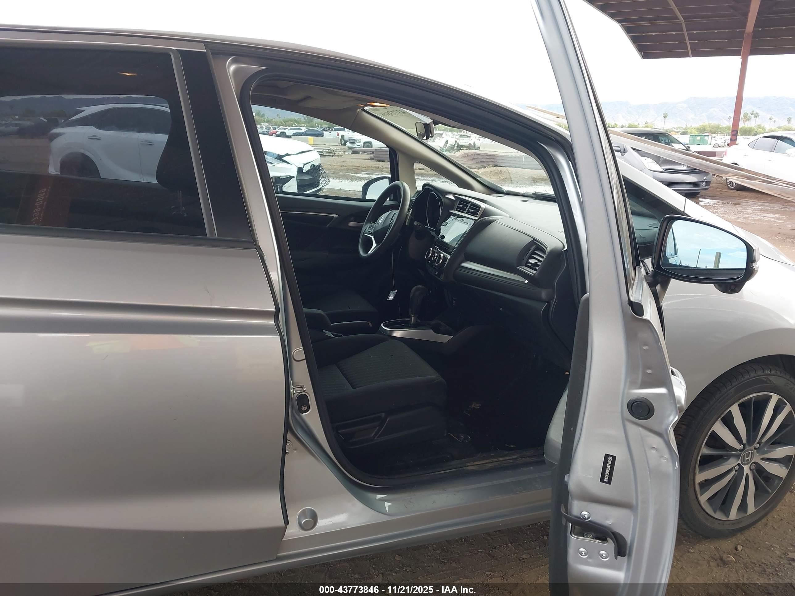 HONDA FIT image 5